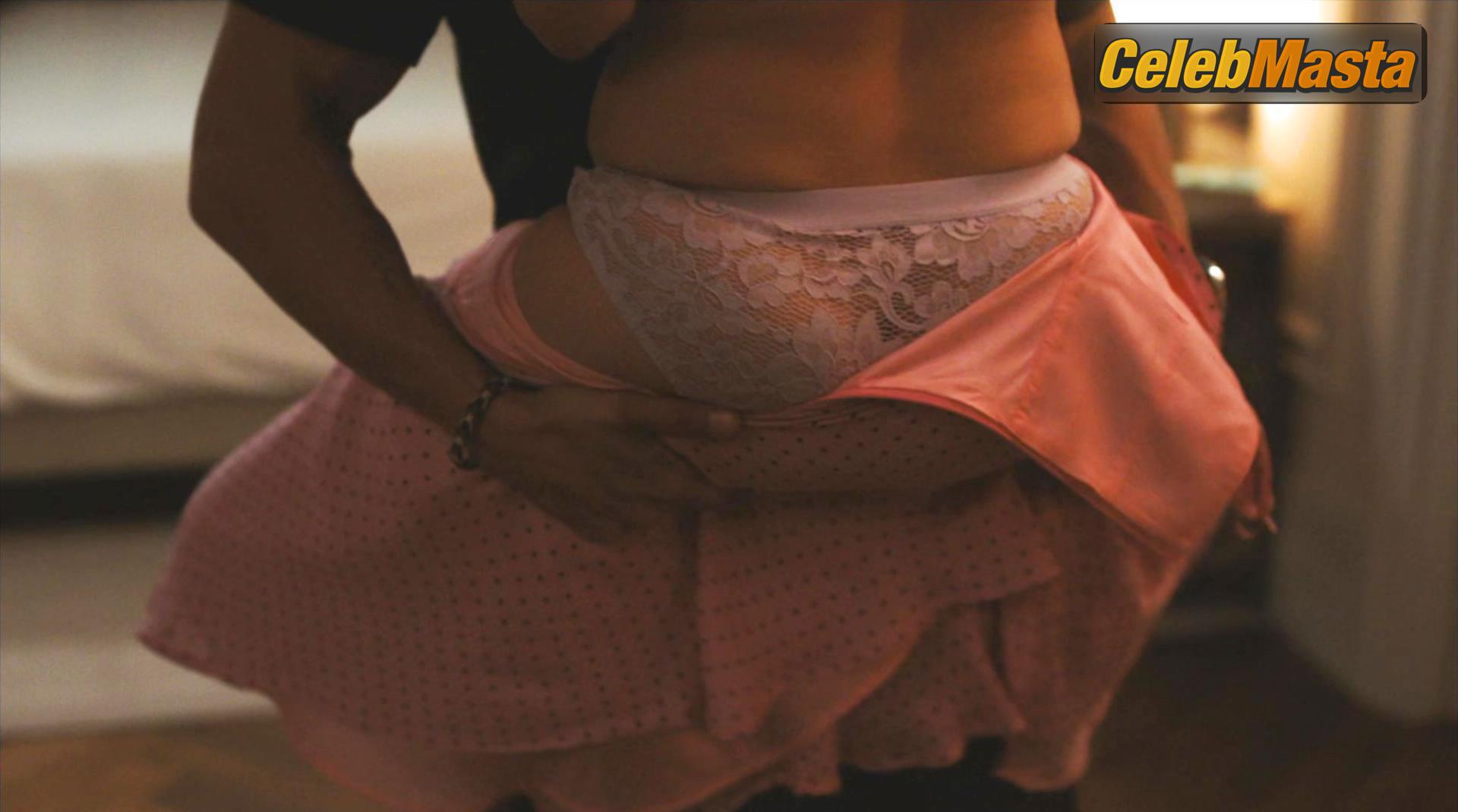 Aubrey Plaza Topless Photo Set from The White Lotus photo 3