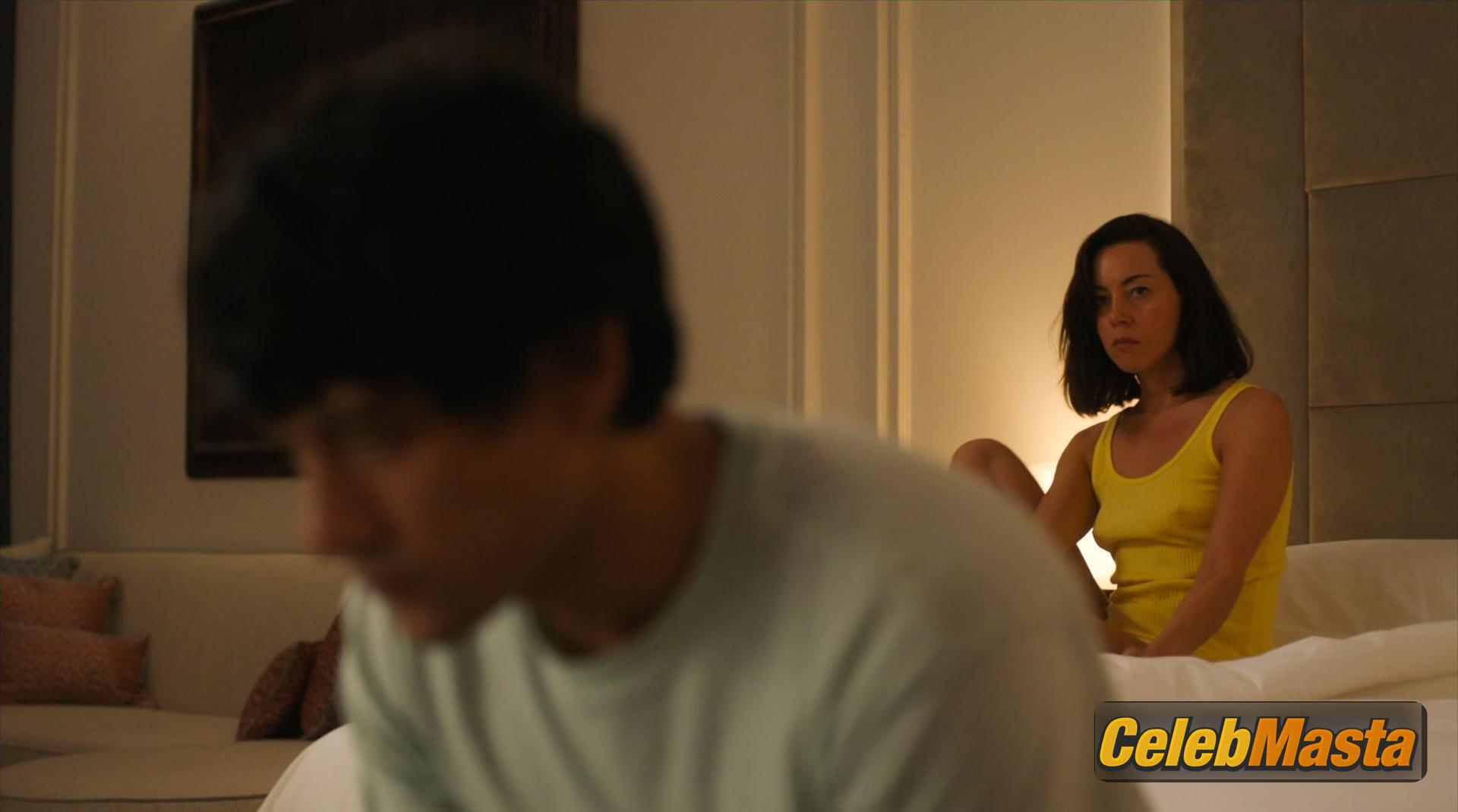 Aubrey Plaza Topless Photo Set from The White Lotus photo 4