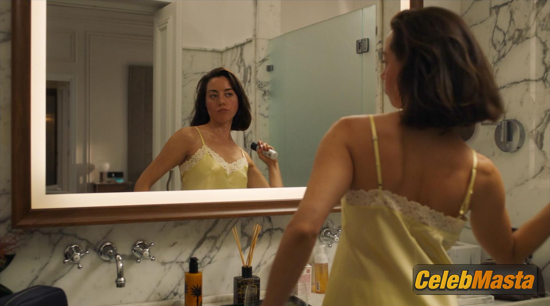 Aubrey Plaza Aubrey Plaza Topless Photo Set from The White Lotus - Photo 17 of 19