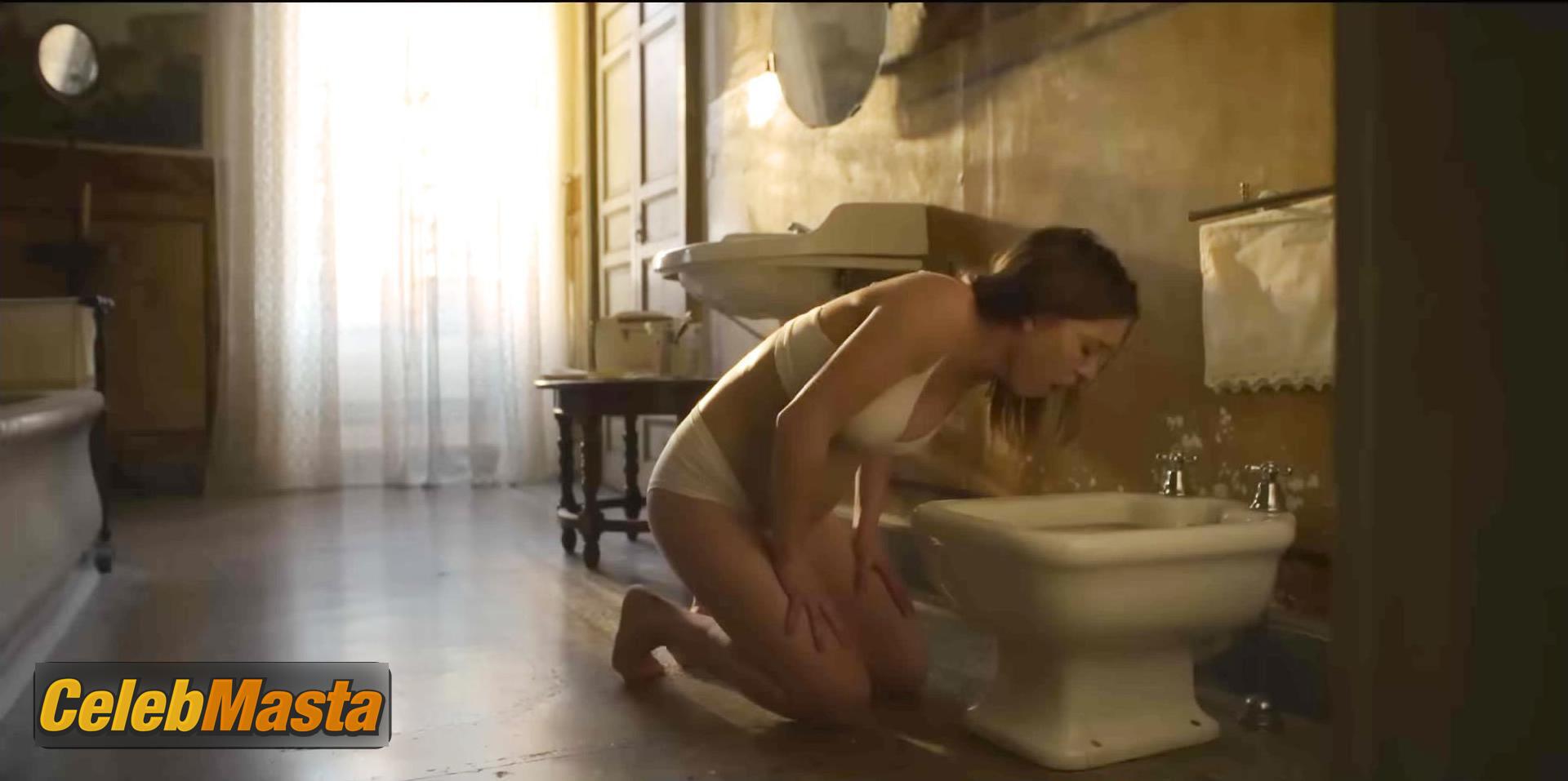 Sydney Sweeney Nude Photo Gallery: Sydney Sweeney in Echo Valley - Photo 40 of 228