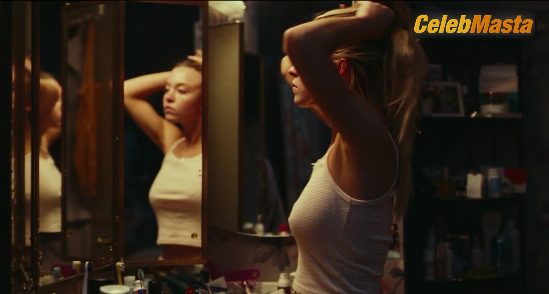 Sydney Sweeney Nude Photo Gallery: Sydney Sweeney in Echo Valley - Photo 154 of 228