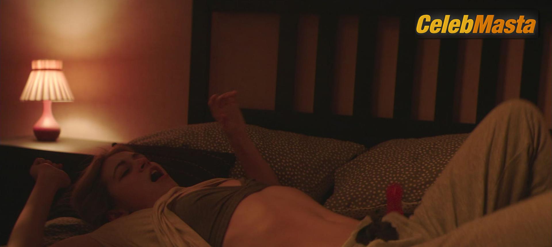 Sarah Bolger Sarah Bolger Sexy Nude Gallery from A Good Woman Is Hard To Find - Photo 8 of 9
