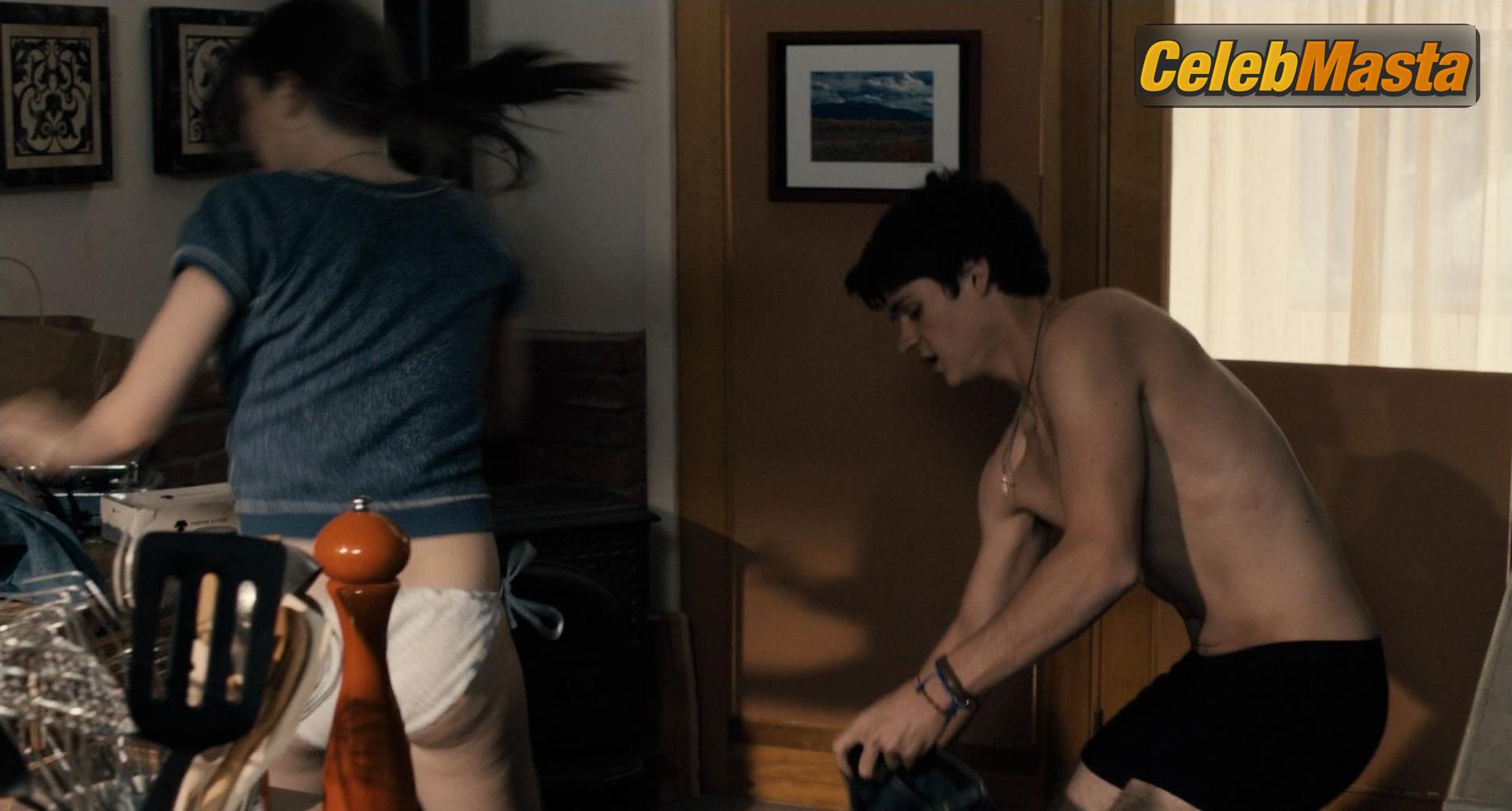 Sarah Bolger Sarah Bolger Topless Photo Set from As Cool As I Am - Photo 6 of 6