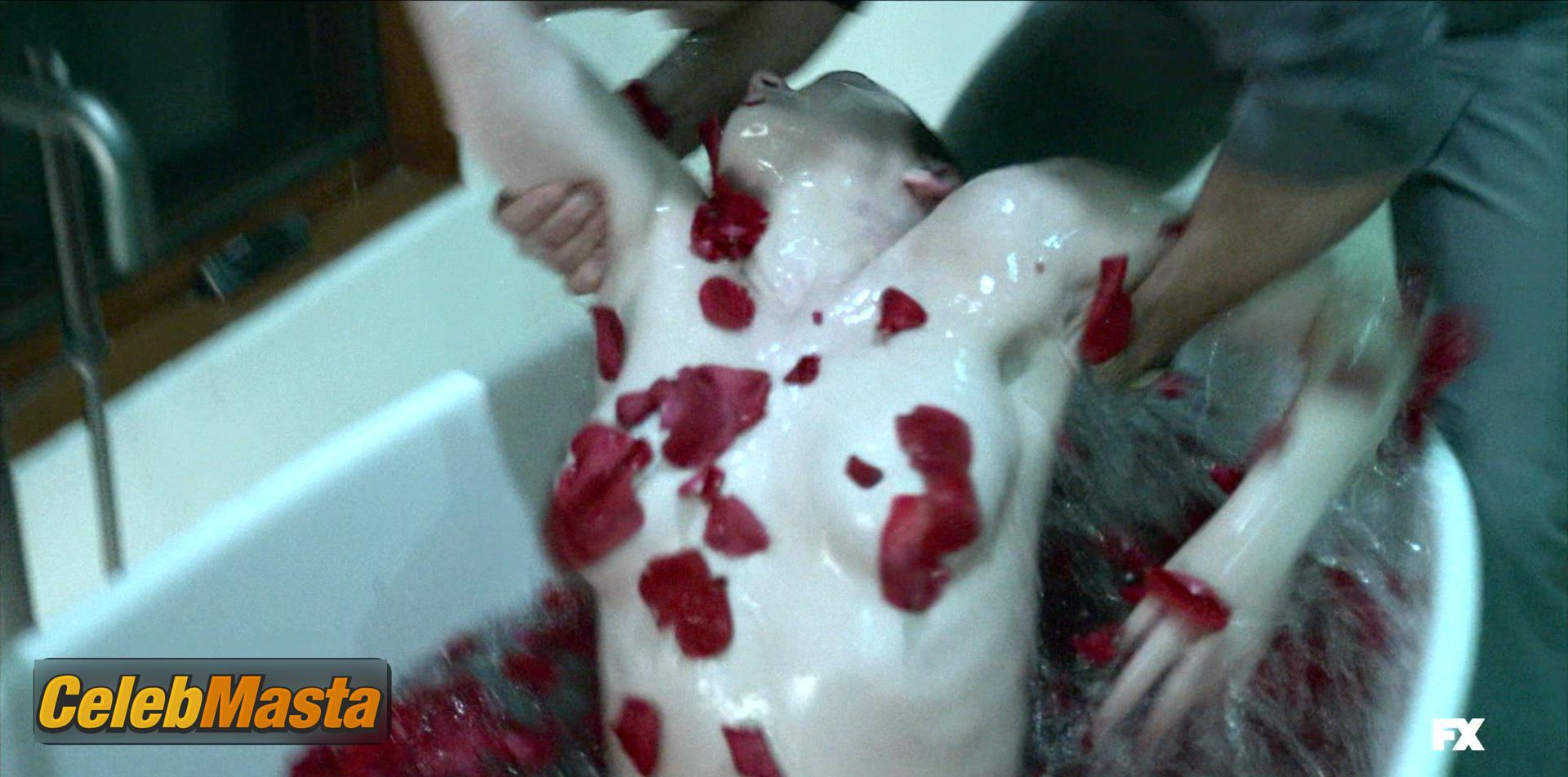 Sarah Bolger Nude Photo Gallery: Sarah Bolger in Mayans M.c. - Photo 8 of 14
