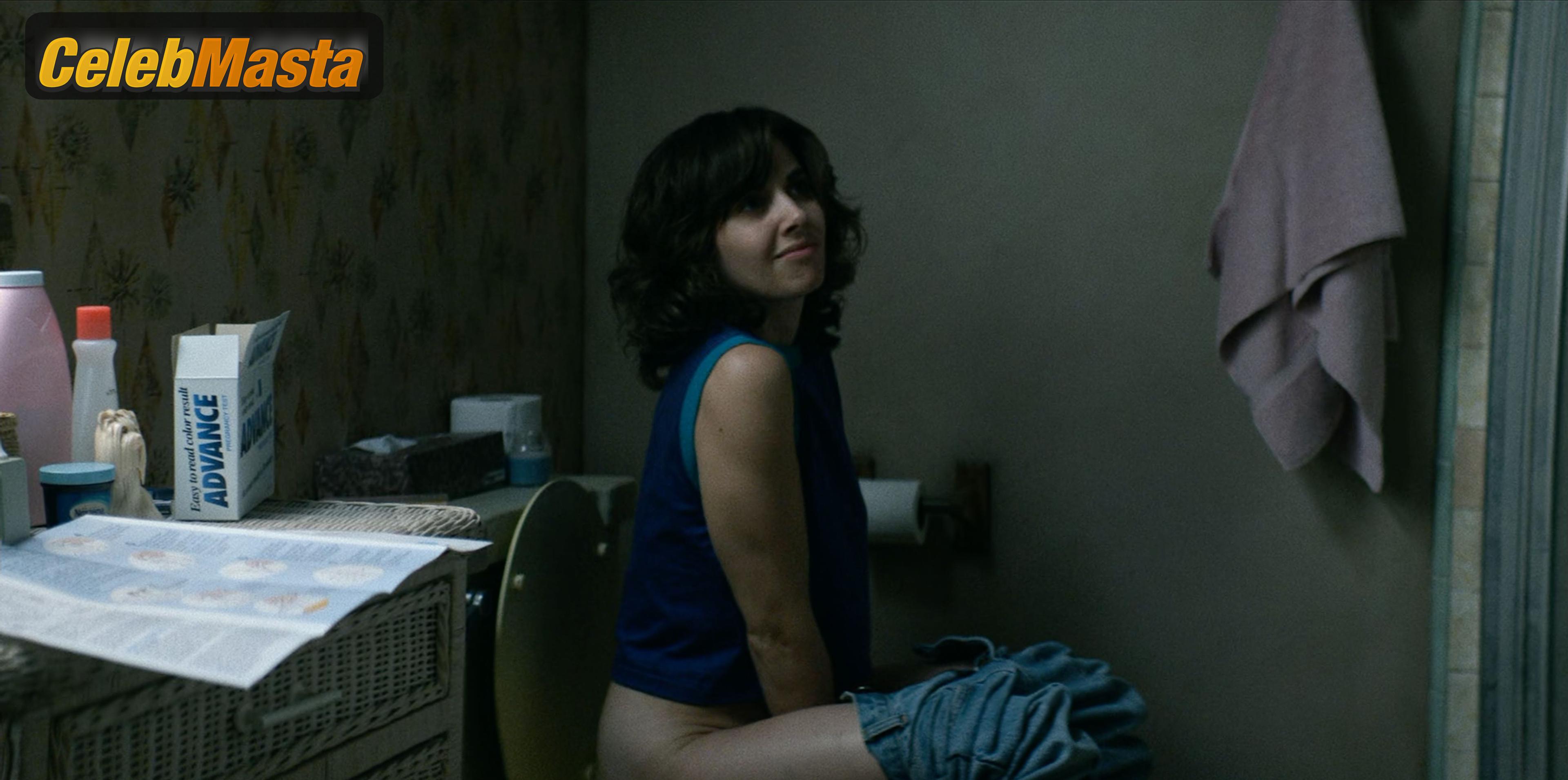 Alison Brie Alison Brie Sexy Nude Gallery from Glow - Photo 26 of 46