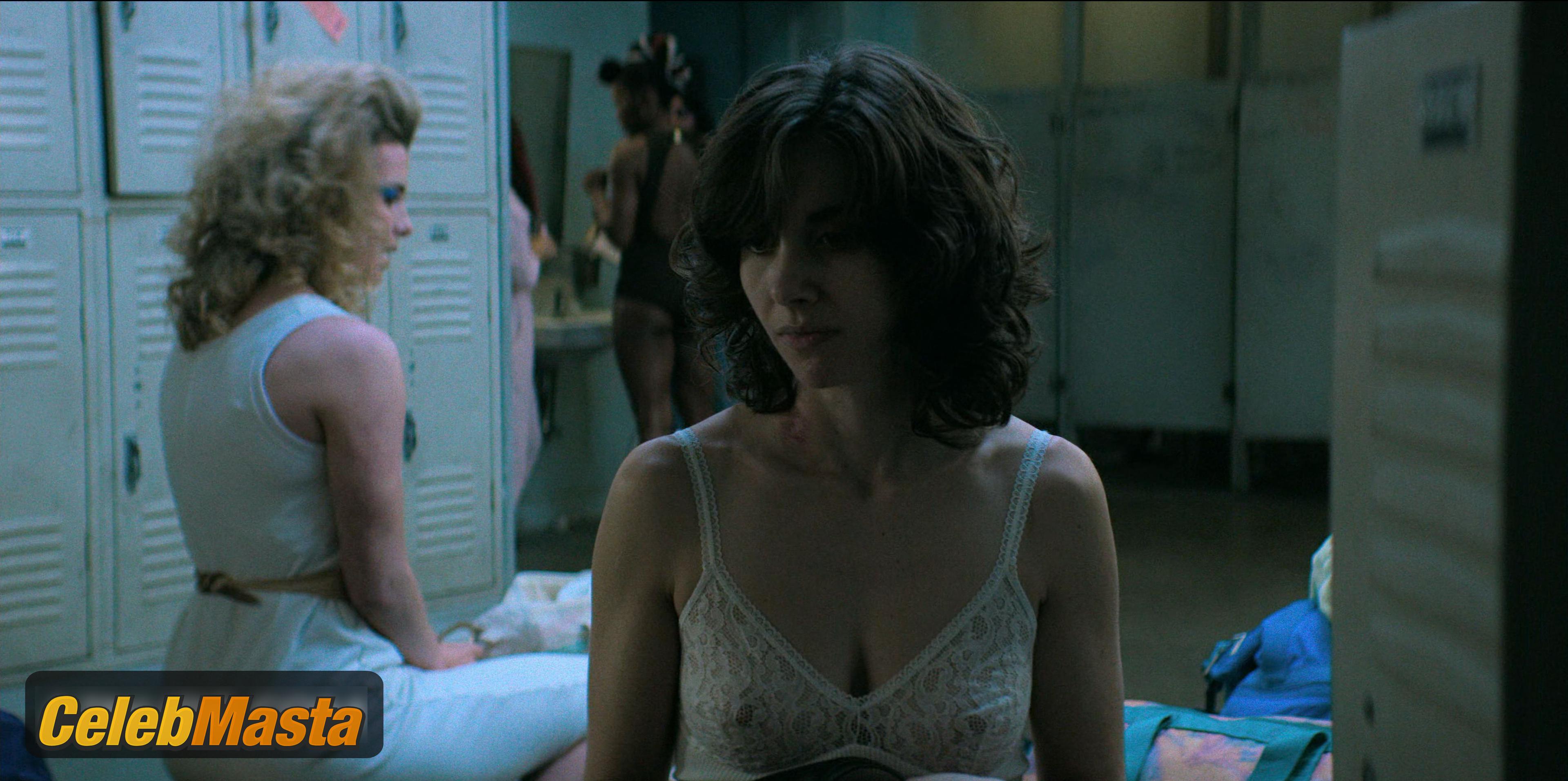 Alison Brie Alison Brie Sexy Nude Gallery from Glow - Photo 39 of 46