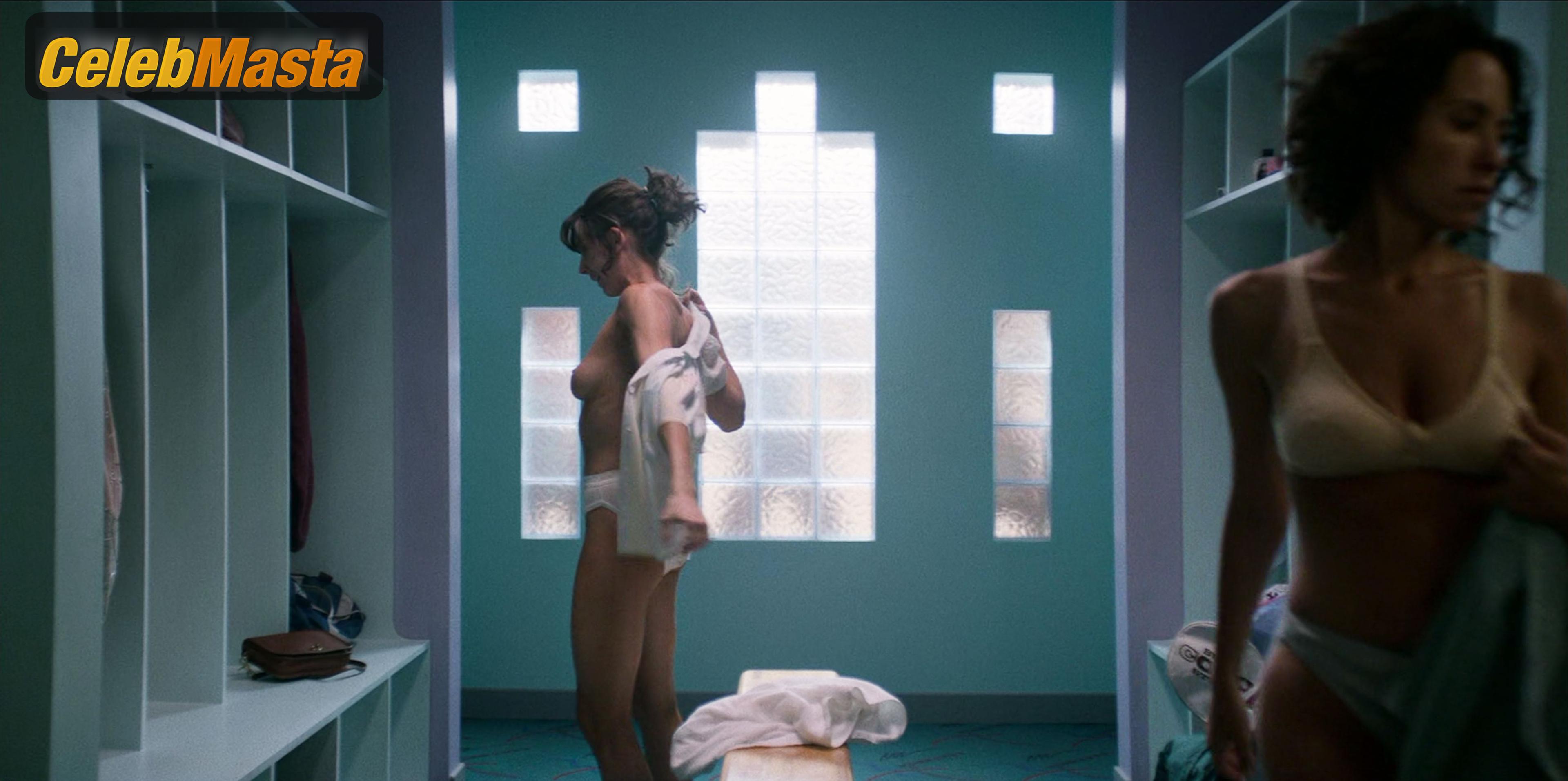 Alison Brie Alison Brie Sexy Nude Gallery from Glow - Photo 41 of 46