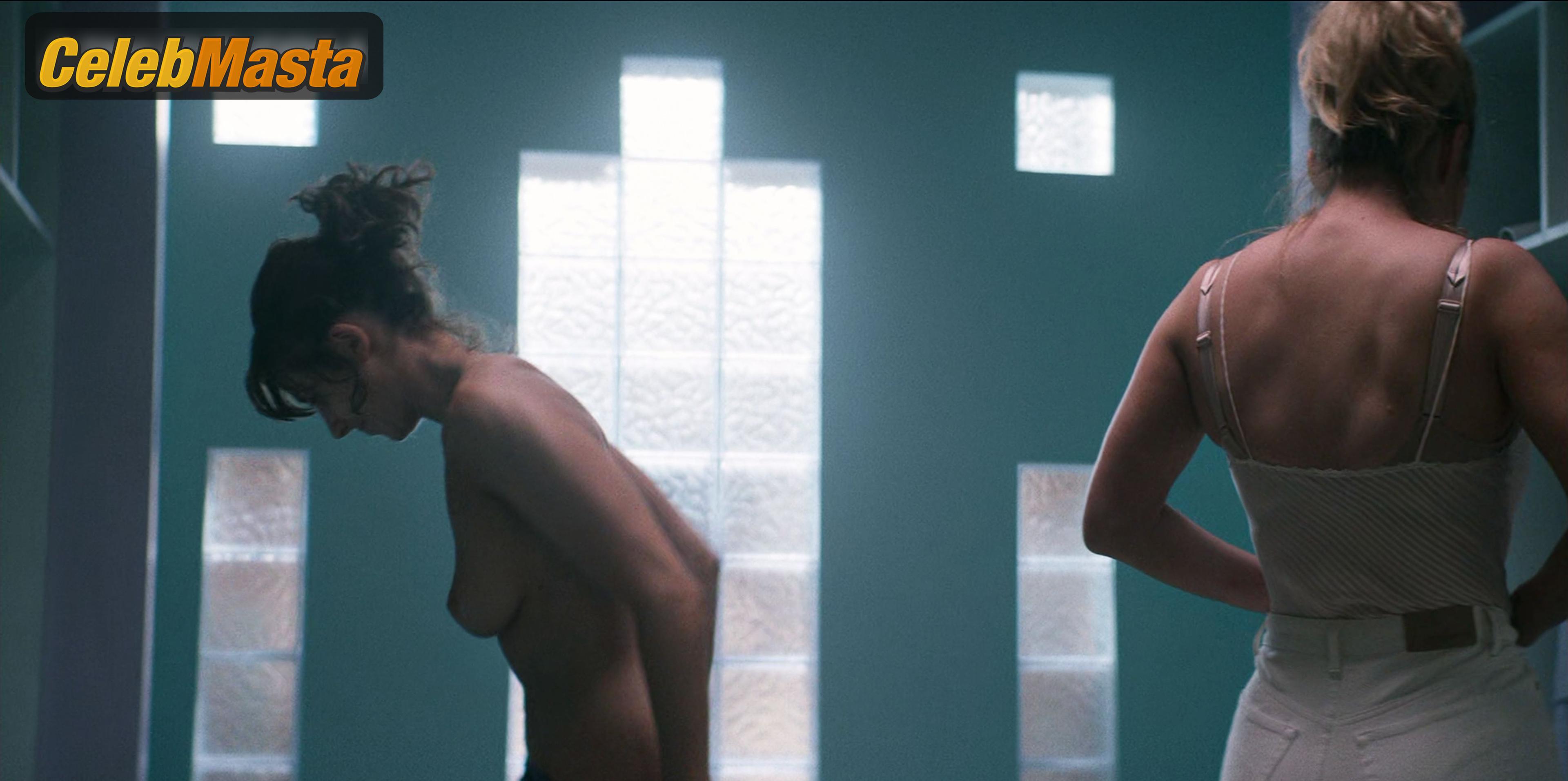 Alison Brie Alison Brie Sexy Nude Gallery from Glow - Photo 44 of 46