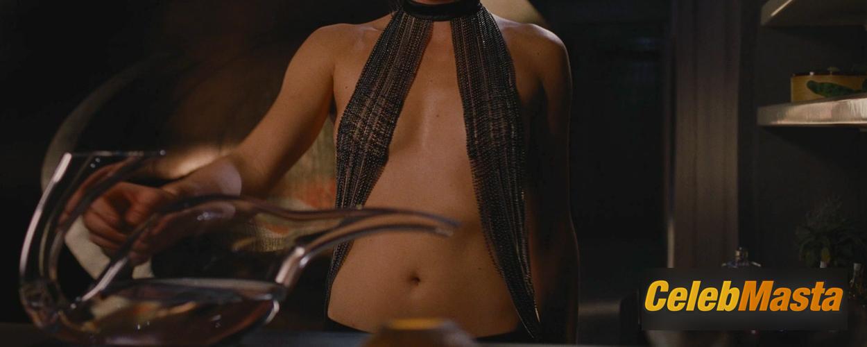 Charlize Theron Sexy Nude Gallery from Aeon Flux photo 2