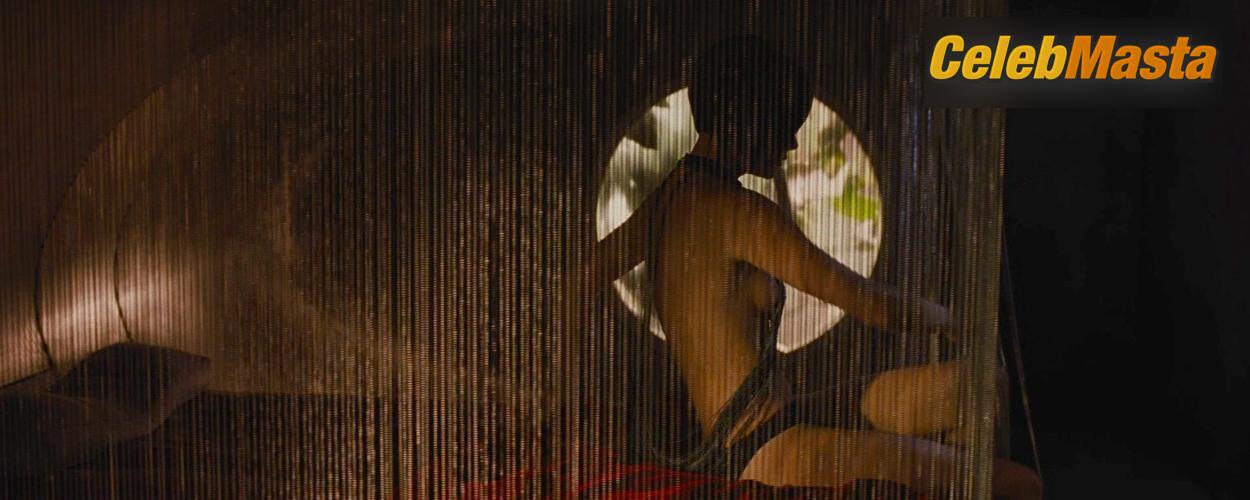 Charlize Theron Charlize Theron Sexy Nude Gallery from Aeon Flux - Photo 7 of 11