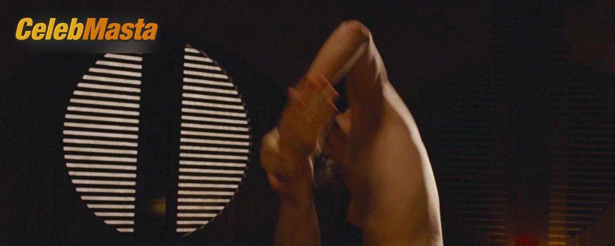 Charlize Theron Charlize Theron Sexy Nude Gallery from Aeon Flux - Photo 10 of 11
