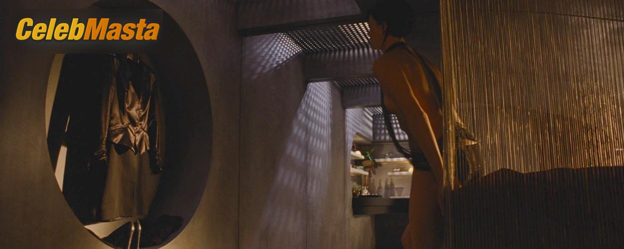 Charlize Theron Charlize Theron Sexy Nude Gallery from Aeon Flux - Photo 11 of 11
