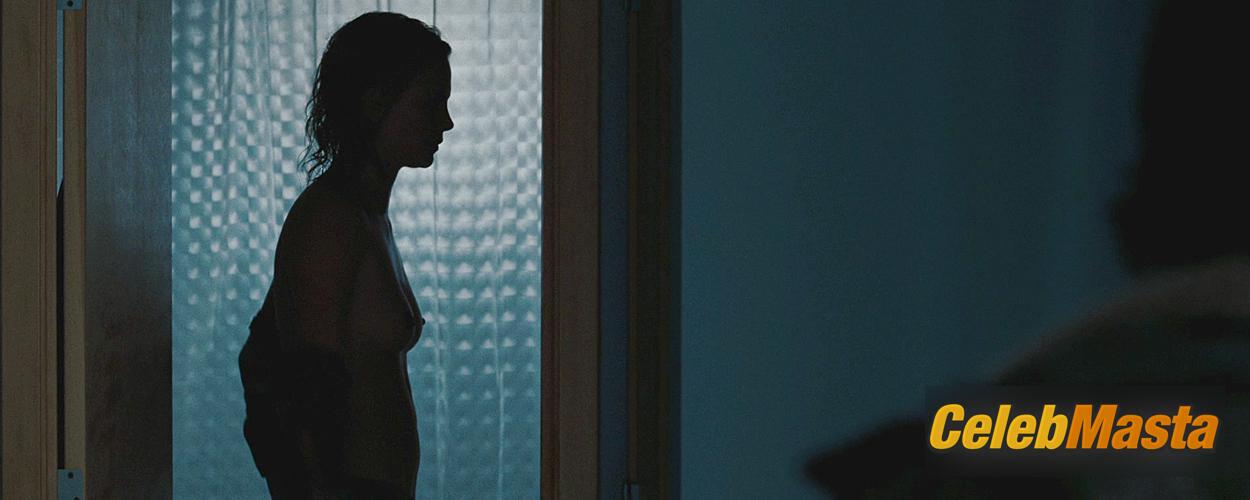 Charlize Theron Charlize Theron Topless Photo Set from The Burning Plain - Photo 7 of 12