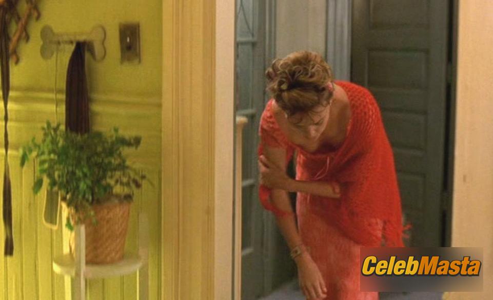 Charlize Theron Nude Photo Gallery: Charlize Theron in Sweet November - Photo 13 of 15