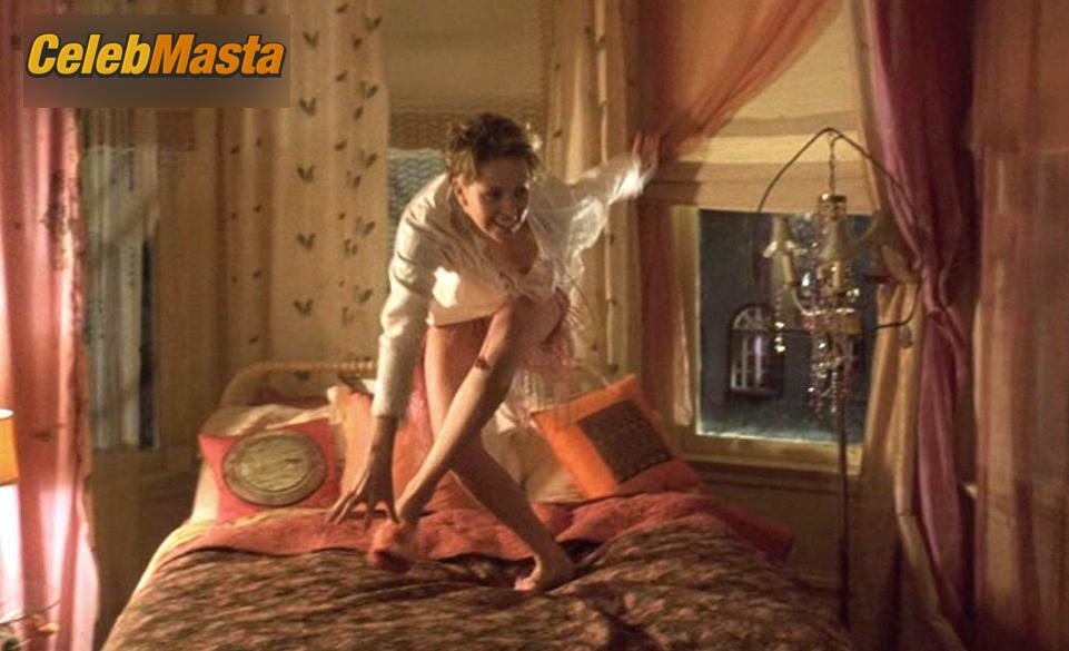 Charlize Theron Nude Photo Gallery: Charlize Theron in Sweet November - Photo 15 of 15