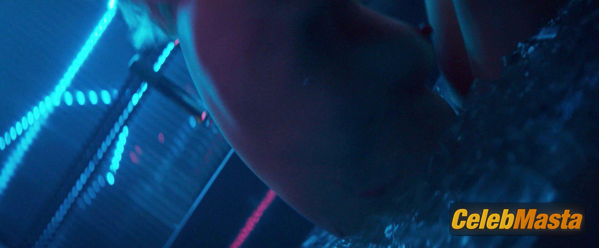 Charlize Theron Charlize Theron Nude Pics from the Set of Atomic Blonde - Photo 5 of 39