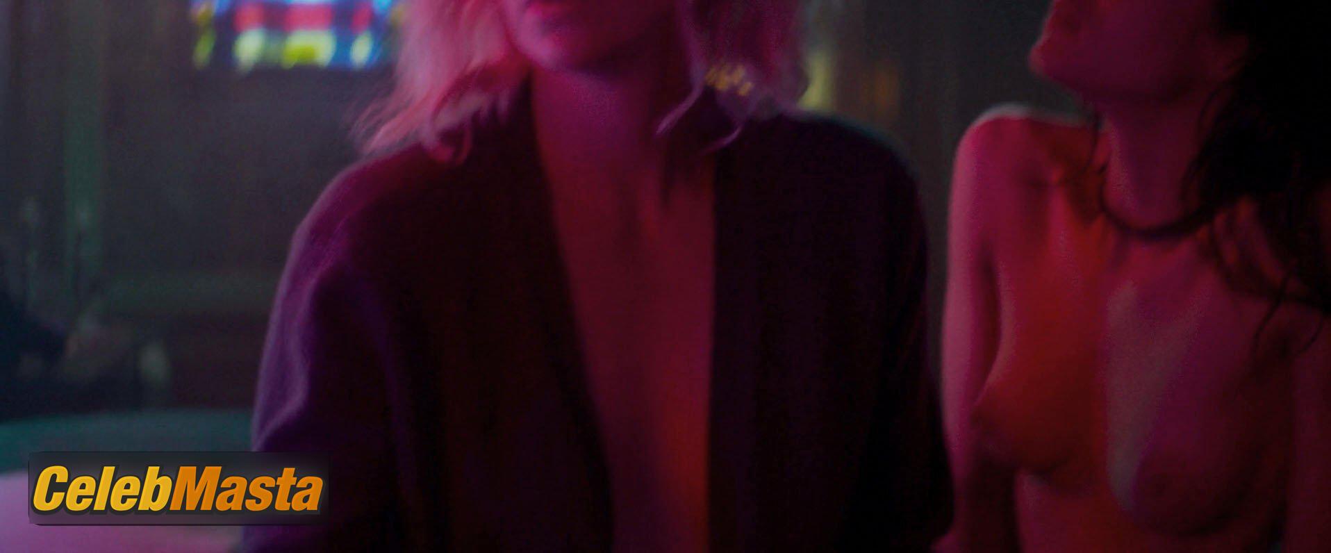 Charlize Theron Charlize Theron Nude Pics from the Set of Atomic Blonde - Photo 13 of 39