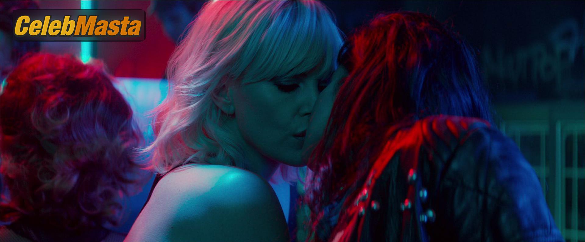 Charlize Theron Charlize Theron Nude Pics from the Set of Atomic Blonde - Photo 14 of 39