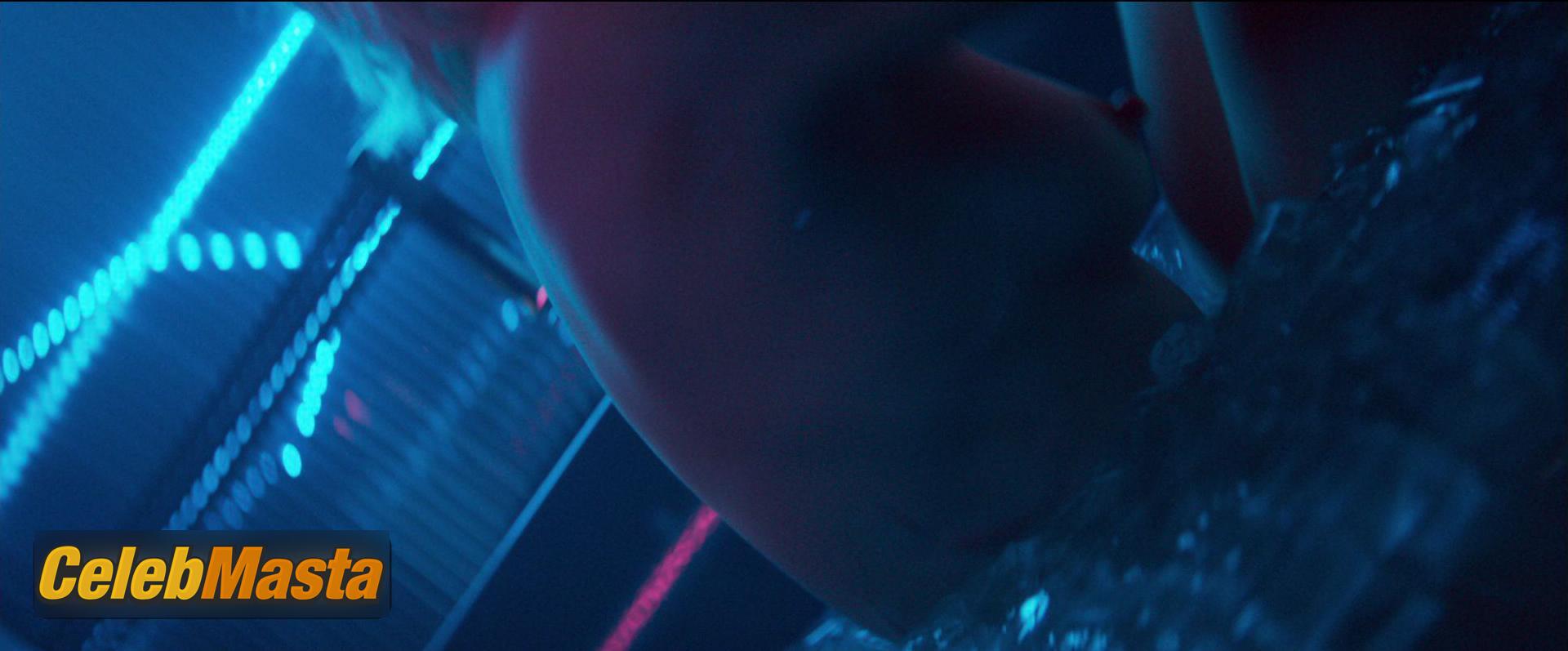 Charlize Theron Charlize Theron Nude Pics from the Set of Atomic Blonde - Photo 17 of 39