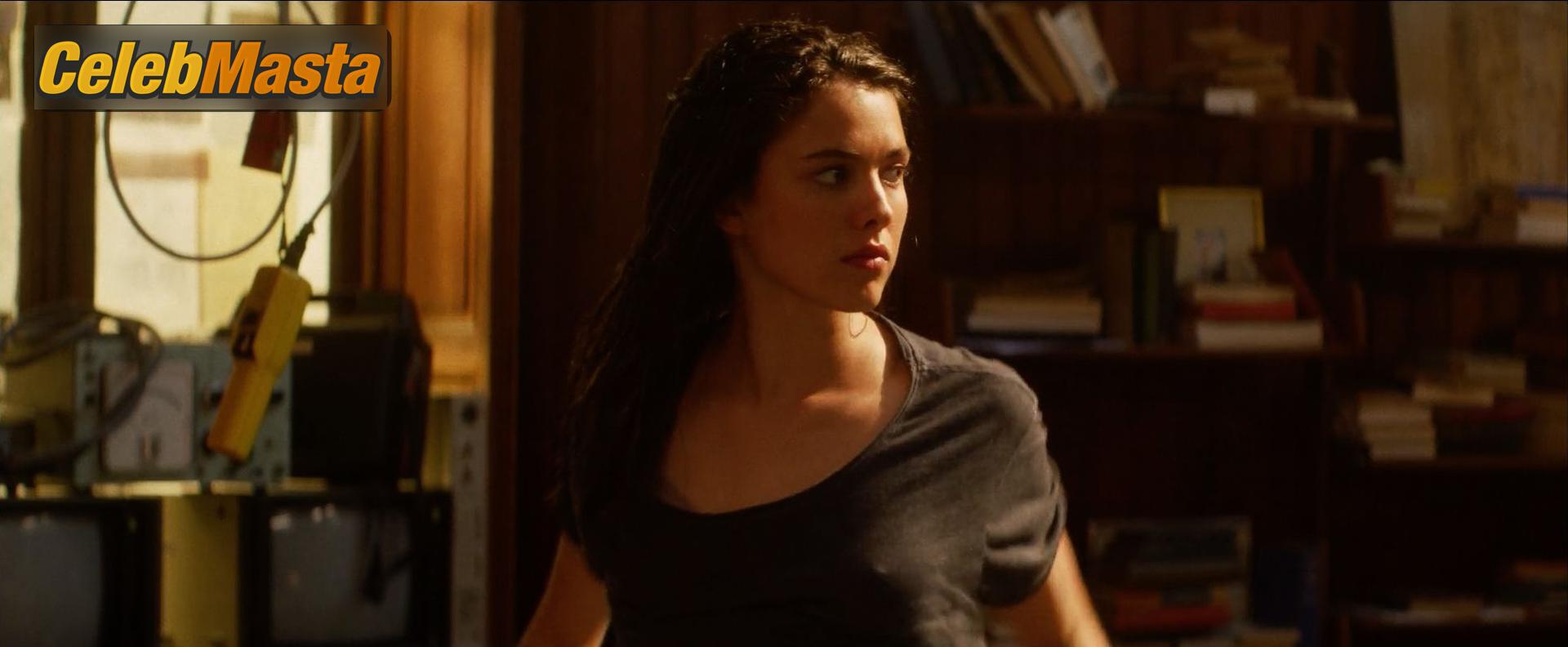 Margaret Qualley Nude Photos from Io photo 2