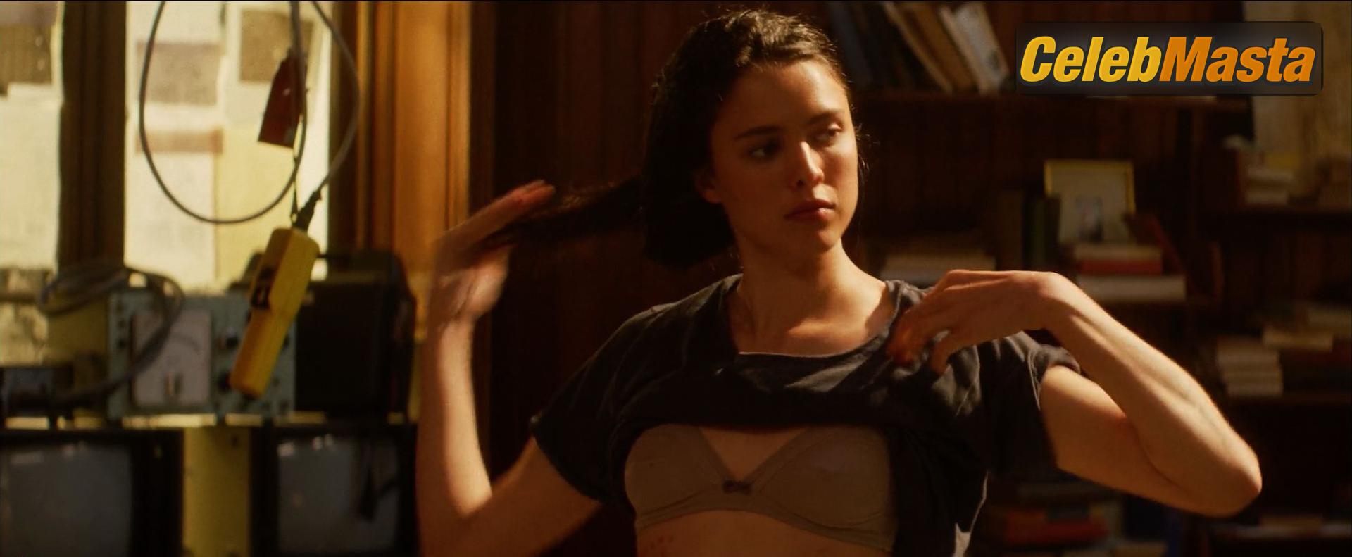 Margaret Qualley Margaret Qualley Nude Photos from Io - Photo 5 of 6