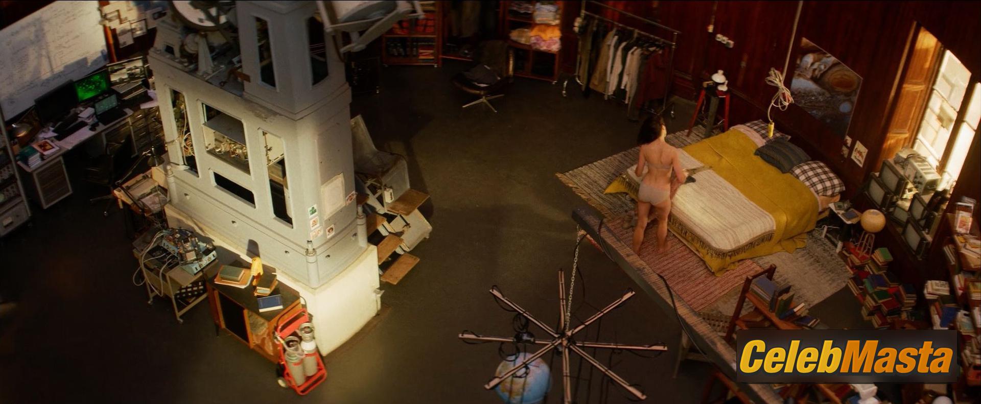Margaret Qualley Margaret Qualley Nude Photos from Io - Photo 6 of 6