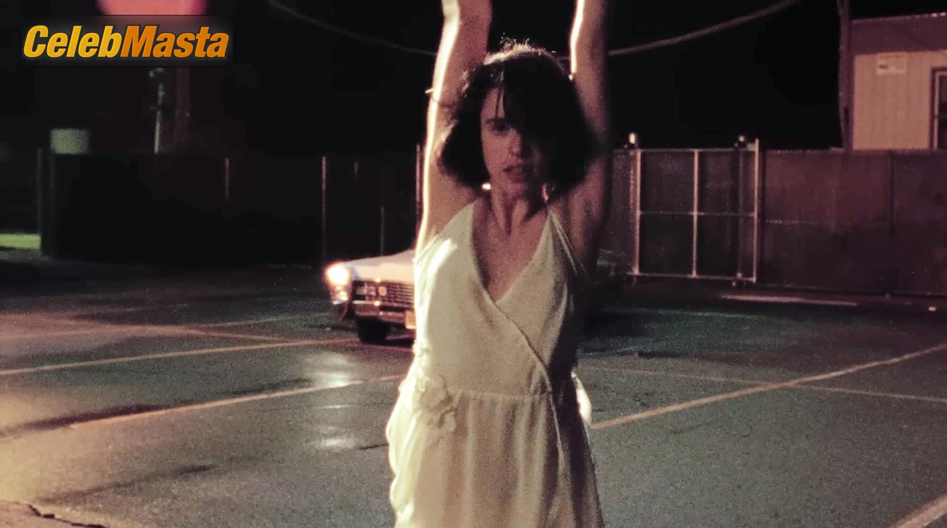 Margaret Qualley Nude Pics from the Set of Tiny Moves photo 2