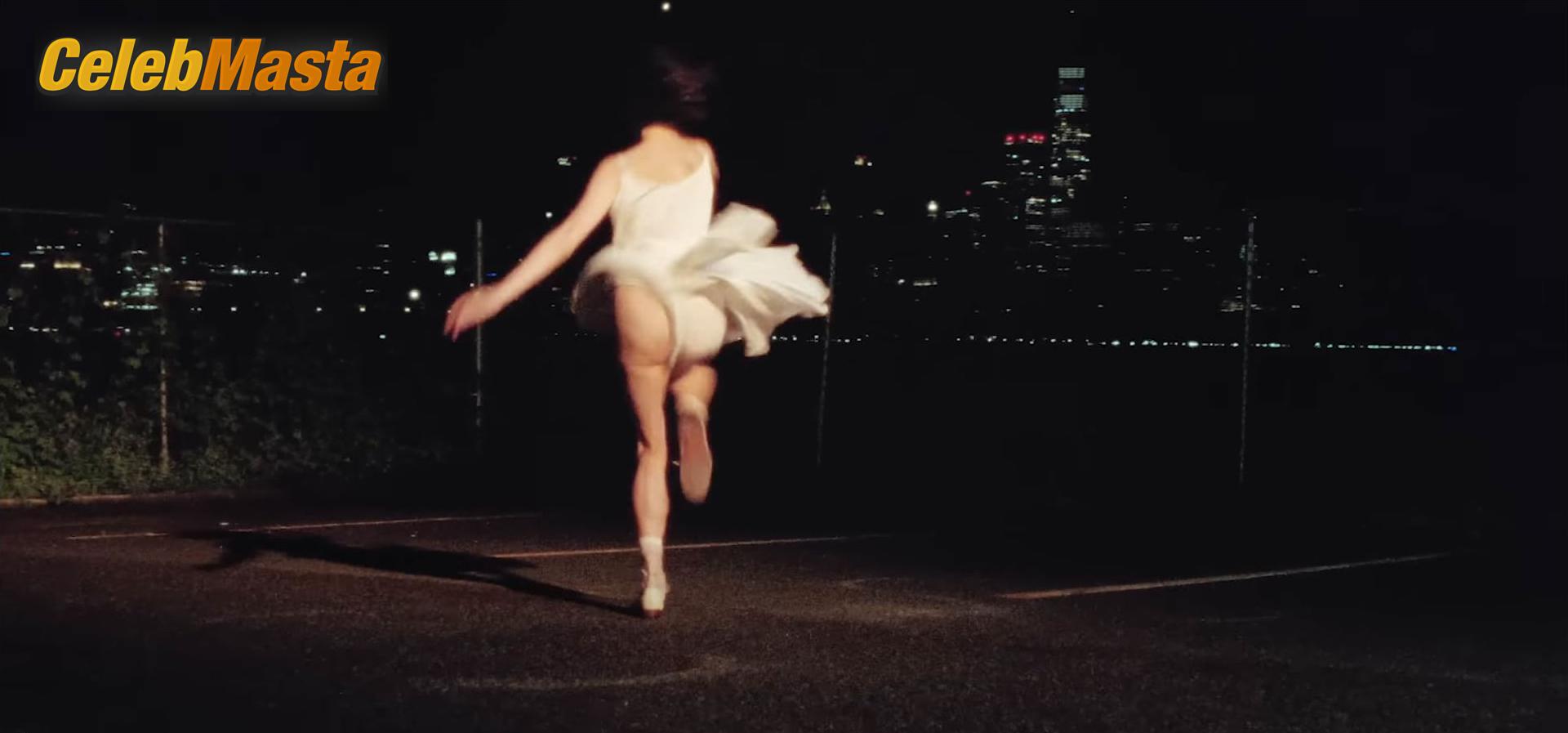 Margaret Qualley Margaret Qualley Nude Pics from the Set of Tiny Moves - Photo 8 of 8