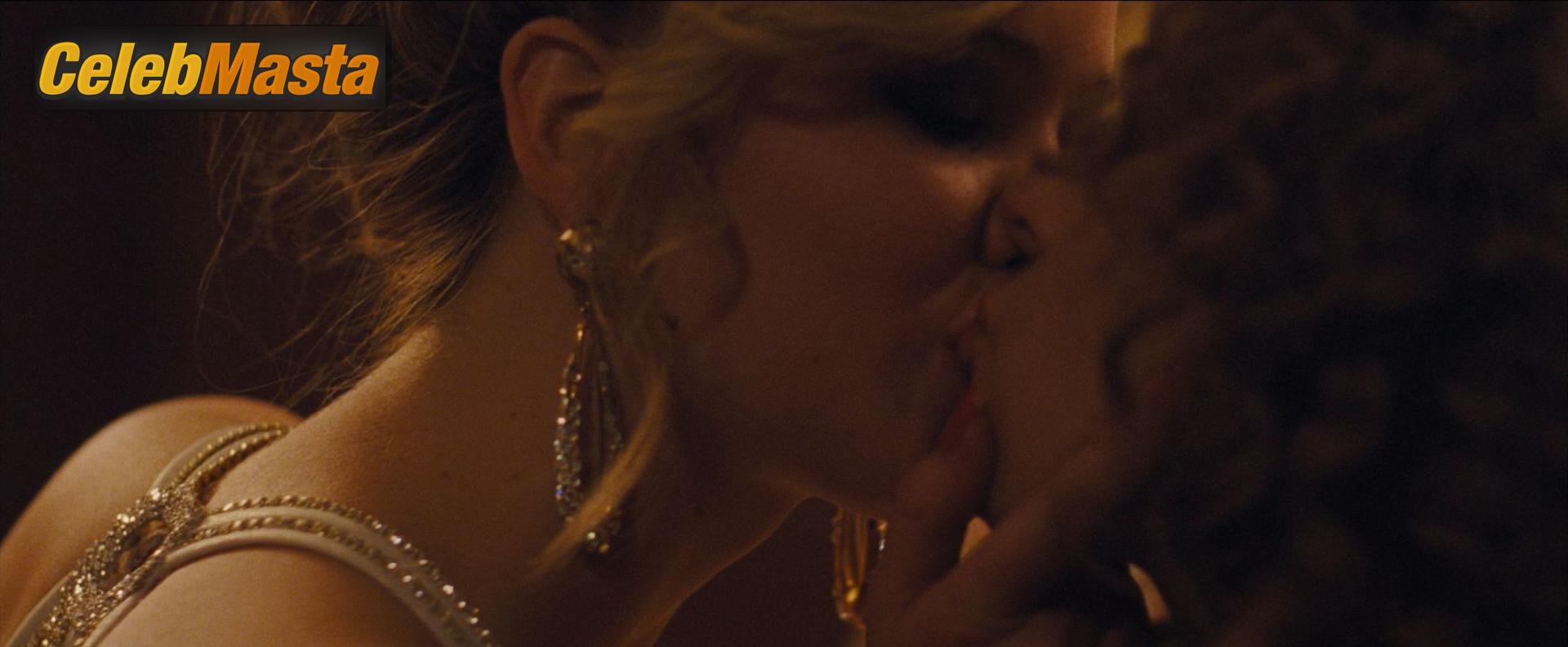 Jennifer Lawrence Jennifer Lawrence Nude Pics from the Set of American Hustle - Photo 5 of 14