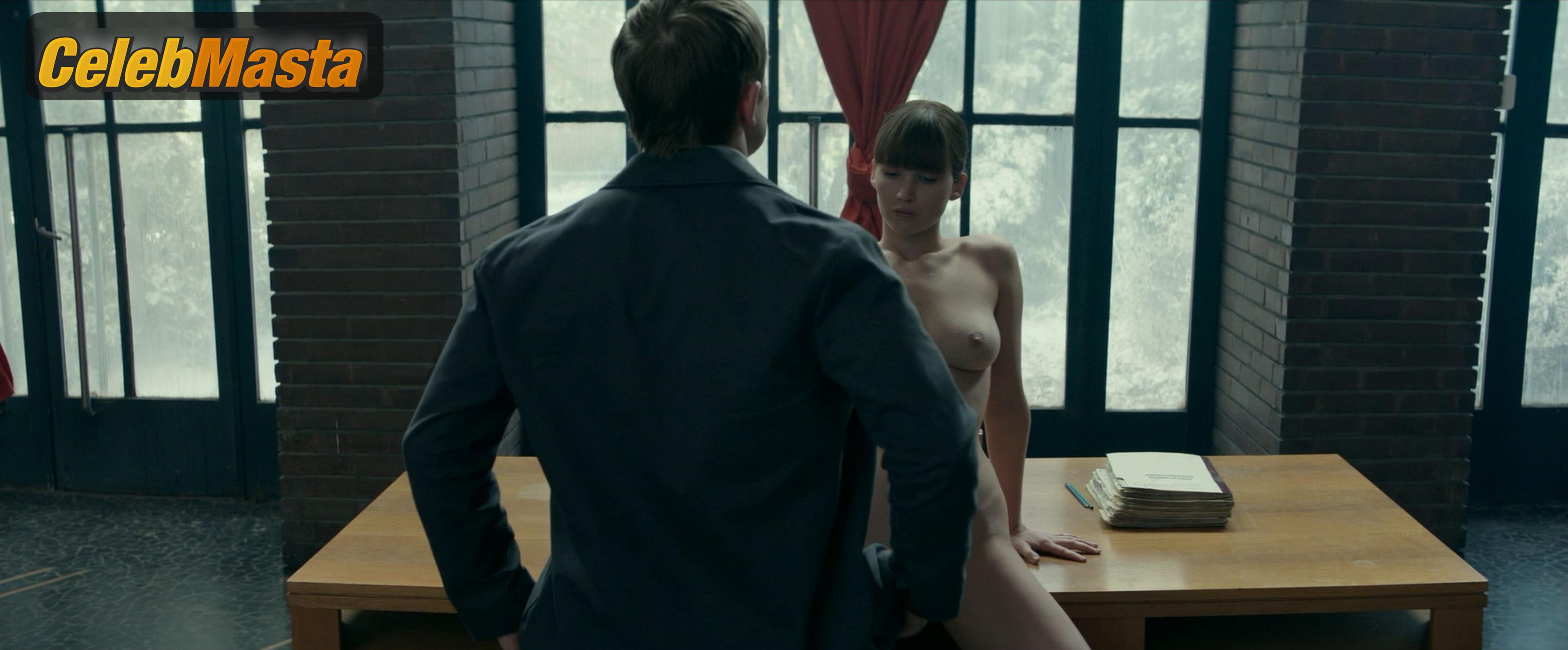 Jennifer Lawrence Jennifer Lawrence Topless Photo Set from Red Sparrow - Photo 9 of 12