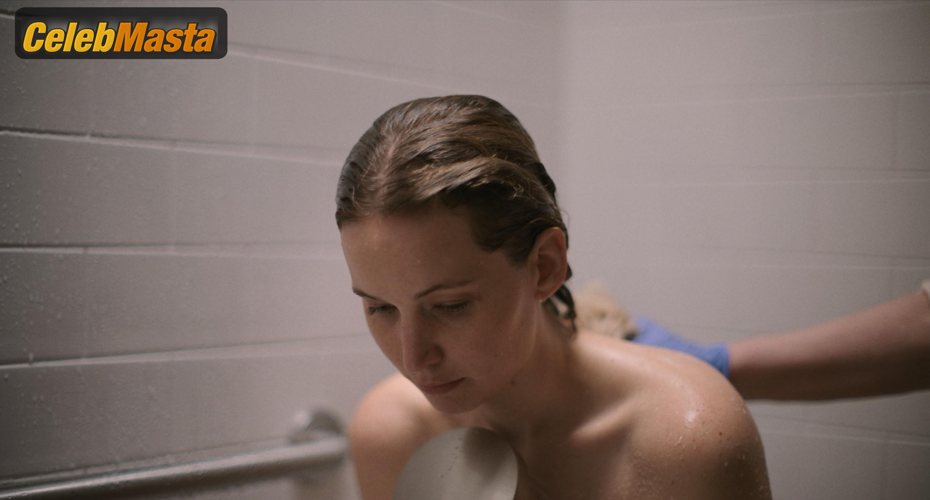 Jennifer Lawrence Nude Photo Gallery: Jennifer Lawrence in Causeway - Photo 8 of 11