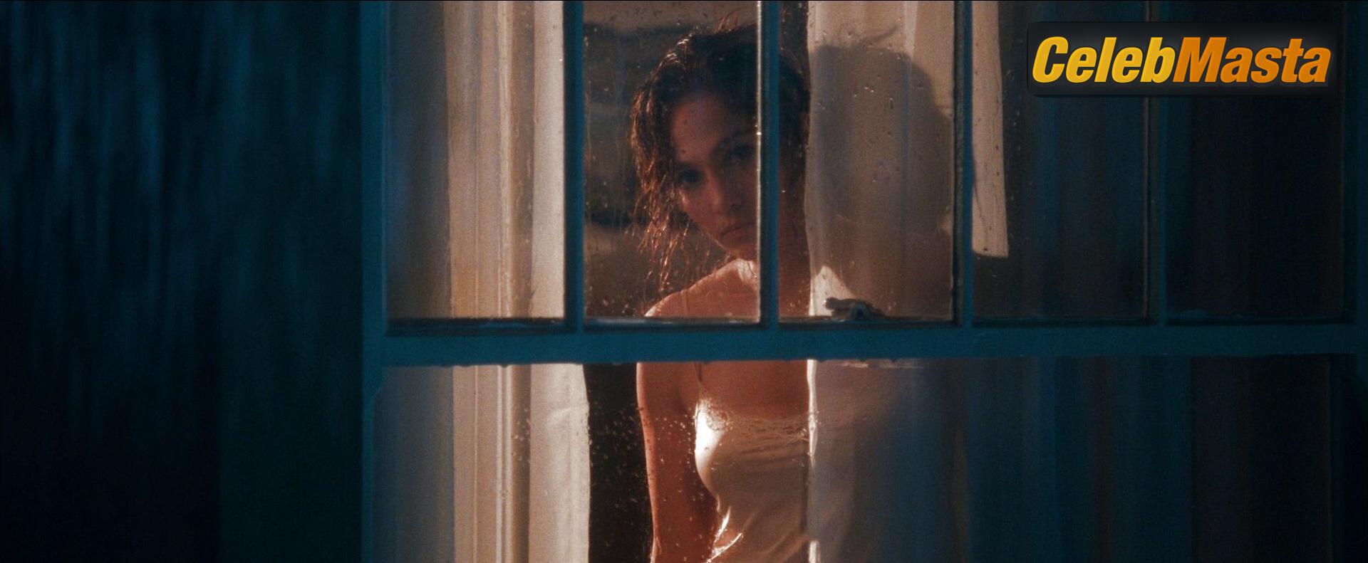 Jennifer Lopez Jennifer Lopez Bare Photoshoot Gallery from The Boy Next Door - Photo 9 of 12