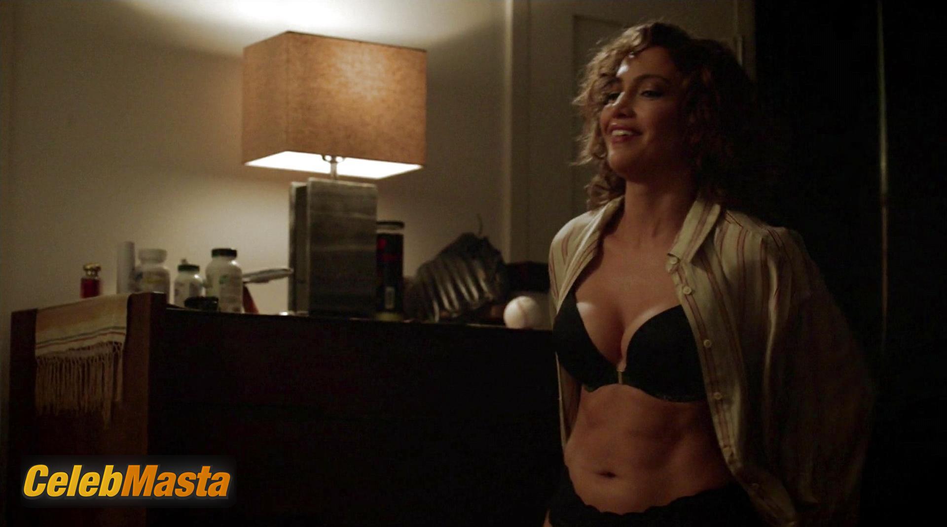 Jennifer Lopez Jennifer Lopez Nude Pics from the Set of Shades Of Blue - Photo 11 of 18