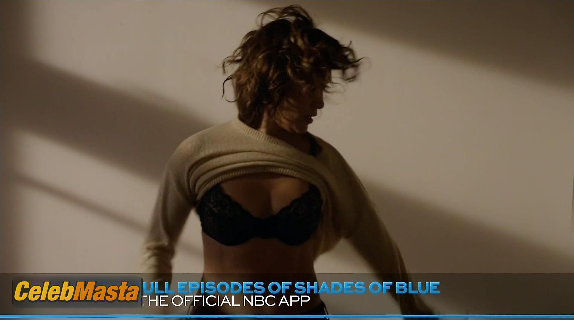 Jennifer Lopez Jennifer Lopez Nude Pics from the Set of Shades Of Blue - Photo 17 of 18