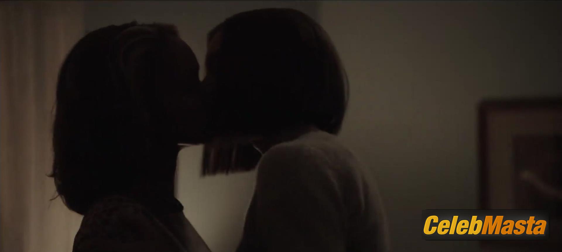 Jessica Biel Jessica Biel Topless Photo Set from Limetown - Photo 6 of 11