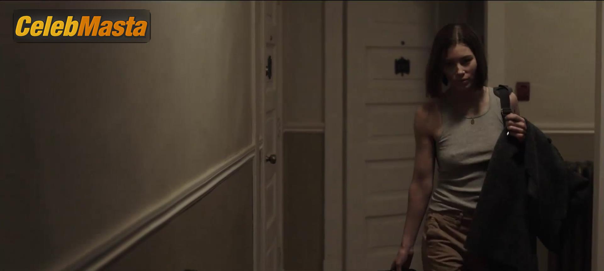 Jessica Biel Jessica Biel Topless Photo Set from Limetown - Photo 9 of 11