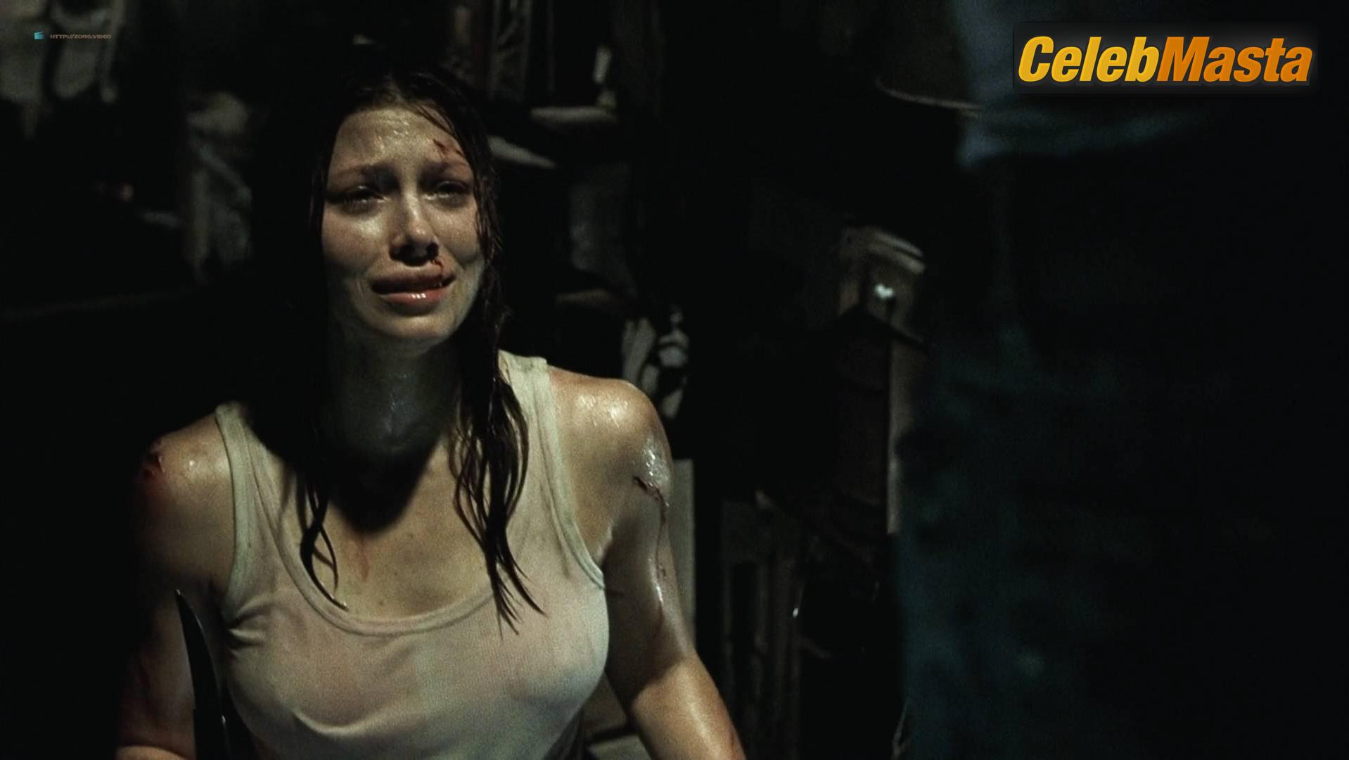 Jessica Biel Nude Pics from the Set of The Texas Chainsaw Massacre photo 1