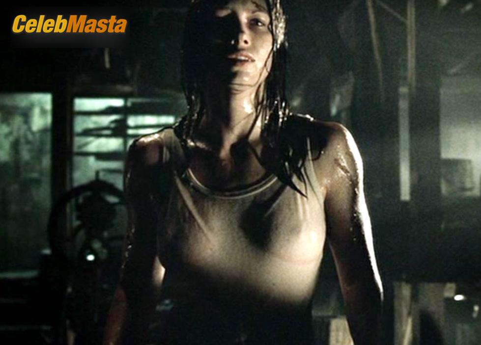 Jessica Biel Jessica Biel Nude Pics from the Set of The Texas Chainsaw Massacre - Photo 5 of 8