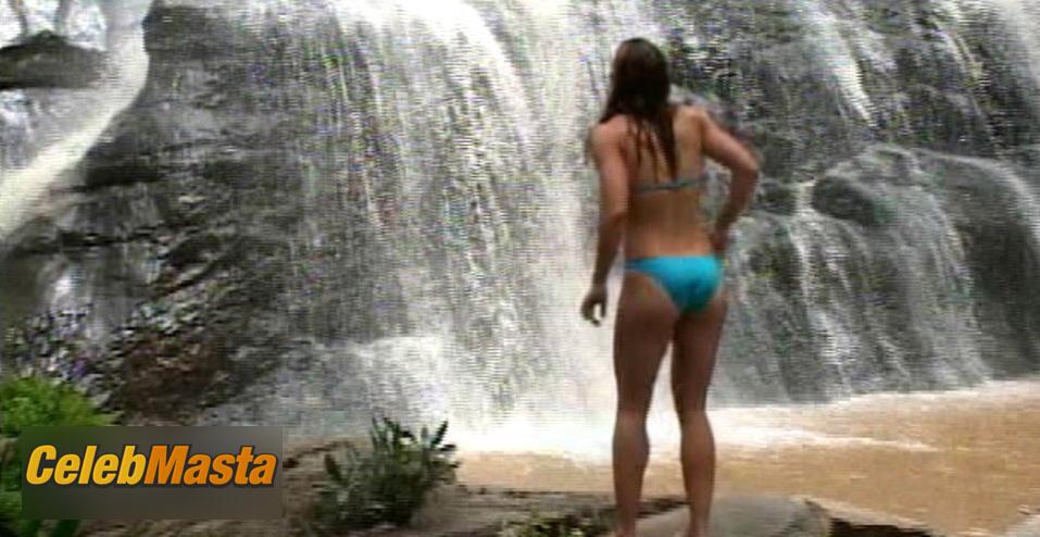 Jessica Biel Jessica Biel Topless Photo Set from Stealth - Photo 7 of 14