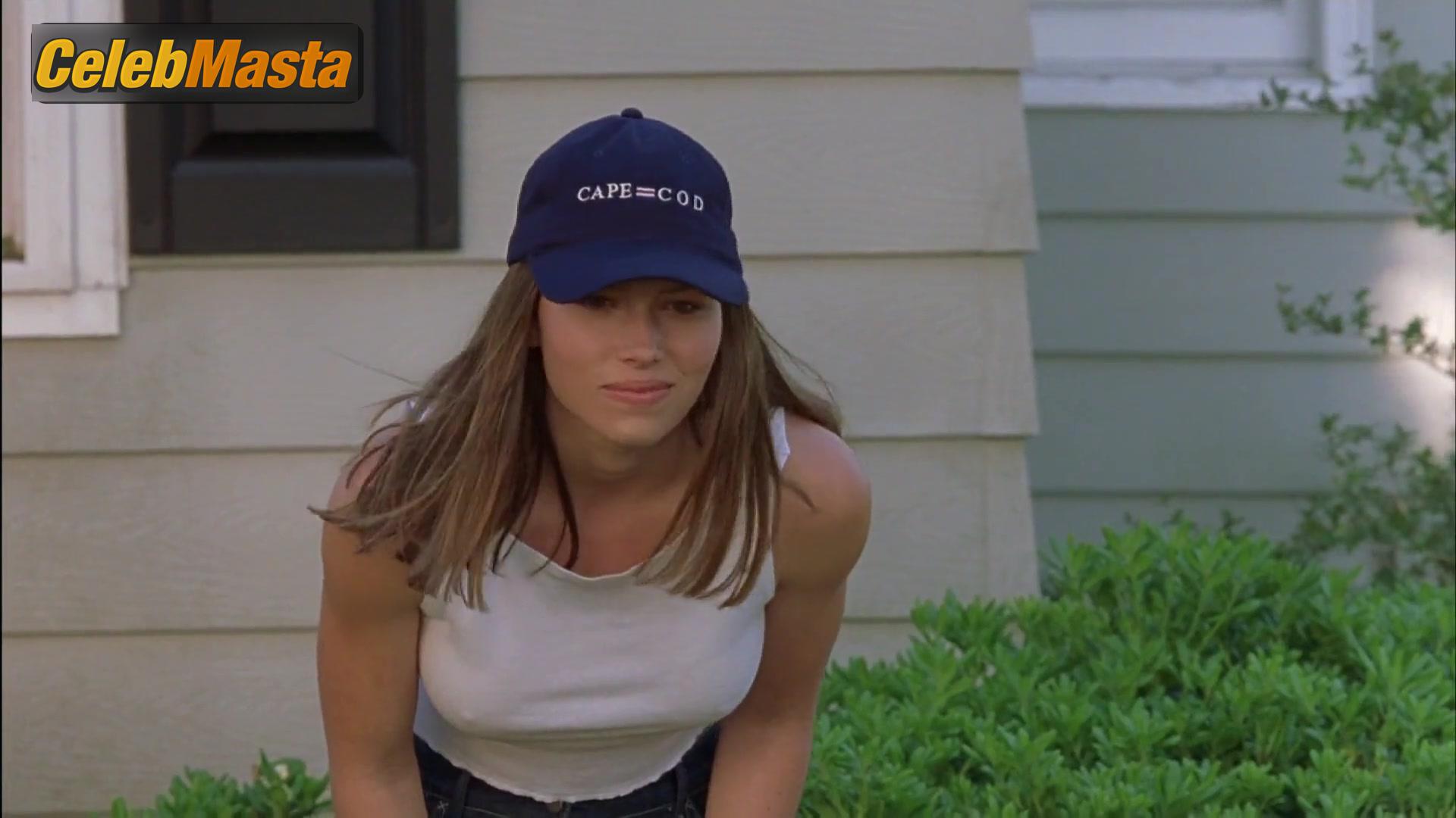 Jessica Biel Jessica Biel Nude Pics from the Set of Summer Catch - Photo 9 of 17