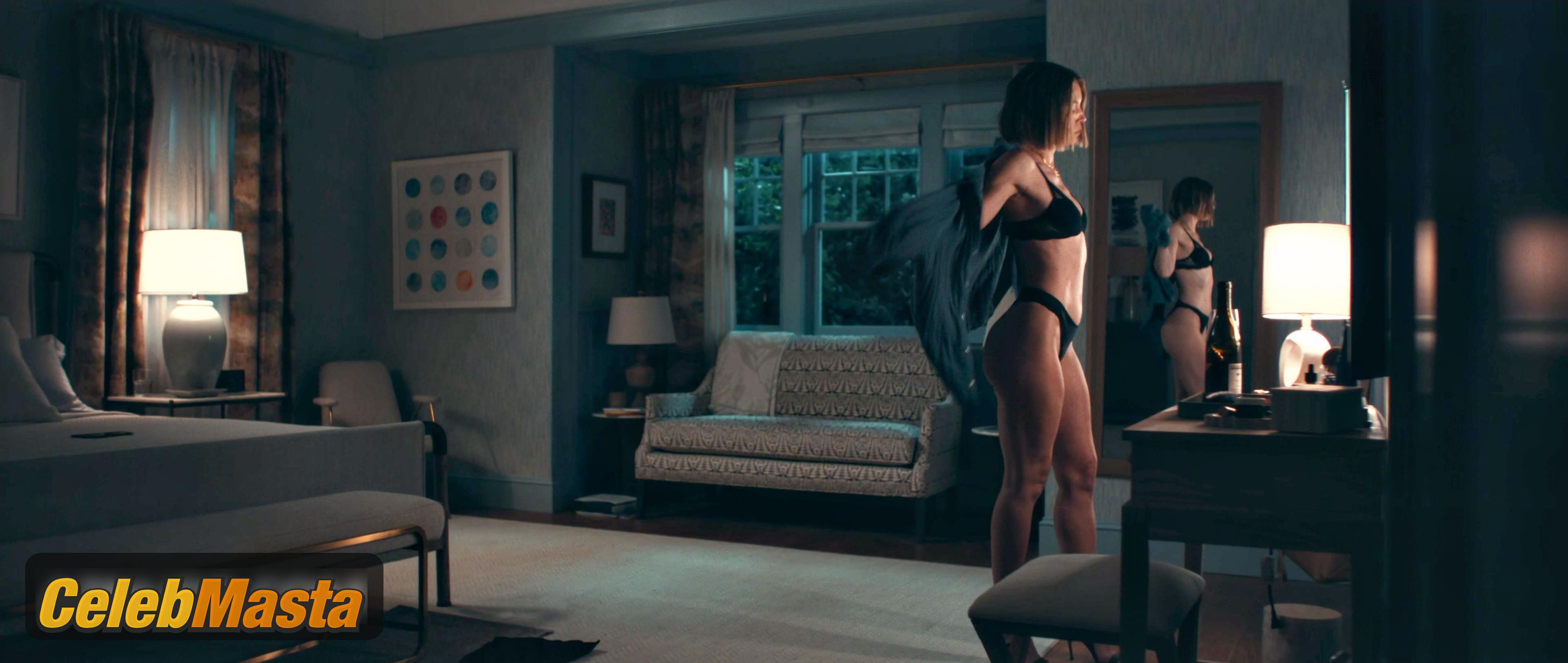 Jessica Biel Nude Photo Gallery: Jessica Biel in The Better Sister - Photo 43 of 56