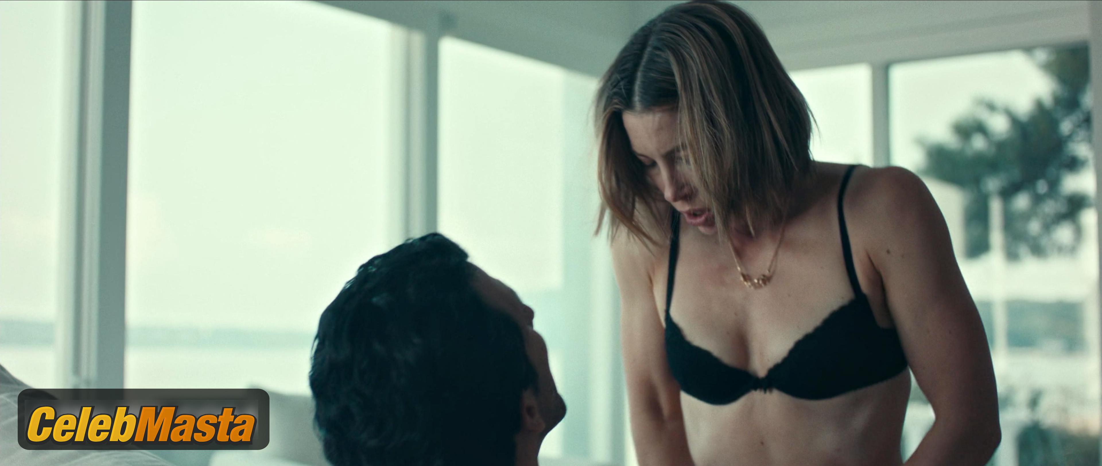 Jessica Biel Nude Photo Gallery: Jessica Biel in The Better Sister - Photo 47 of 56
