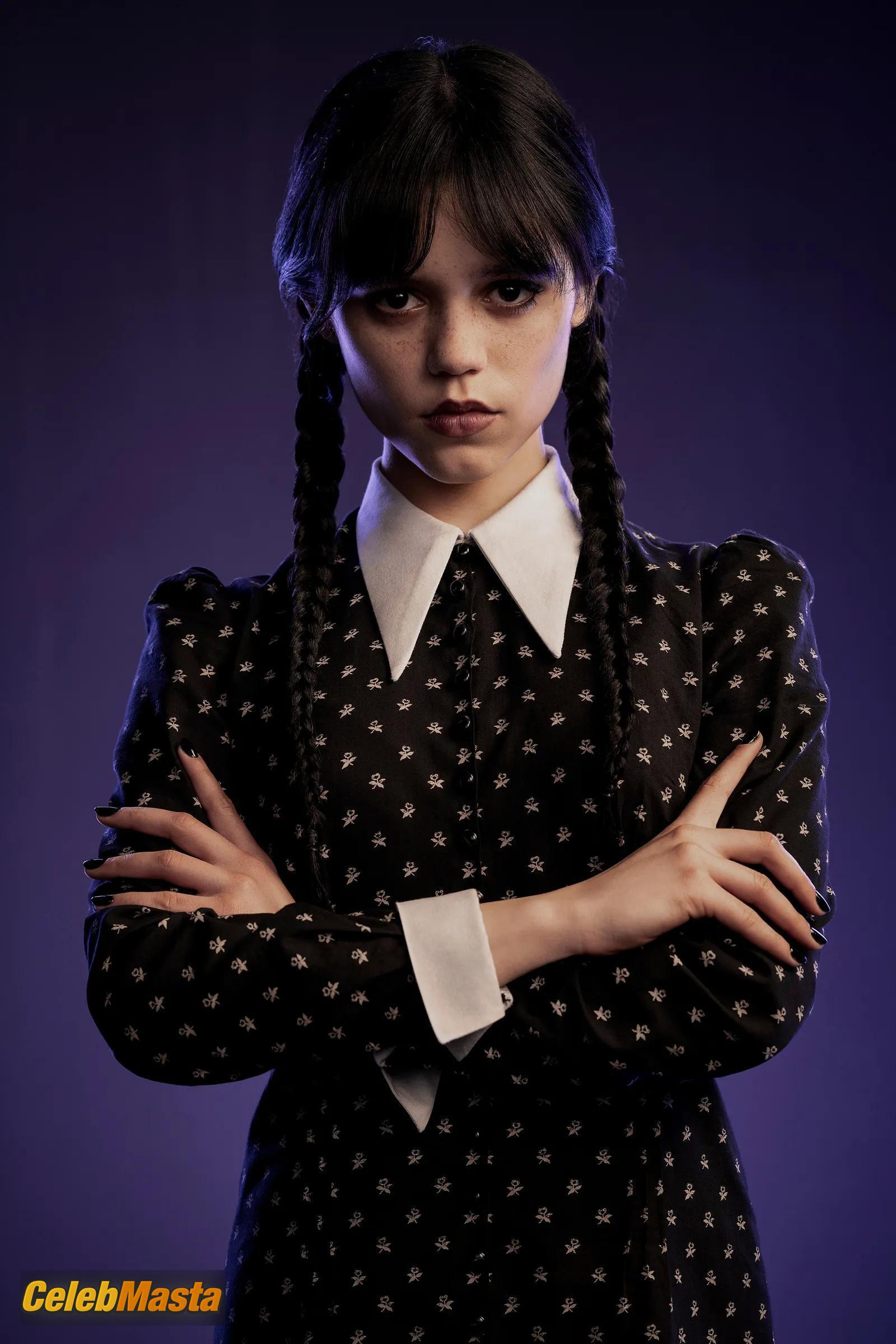 Jenna Ortega Jenna Ortega Topless Photo Set from Wednesday - Photo 26 of 28