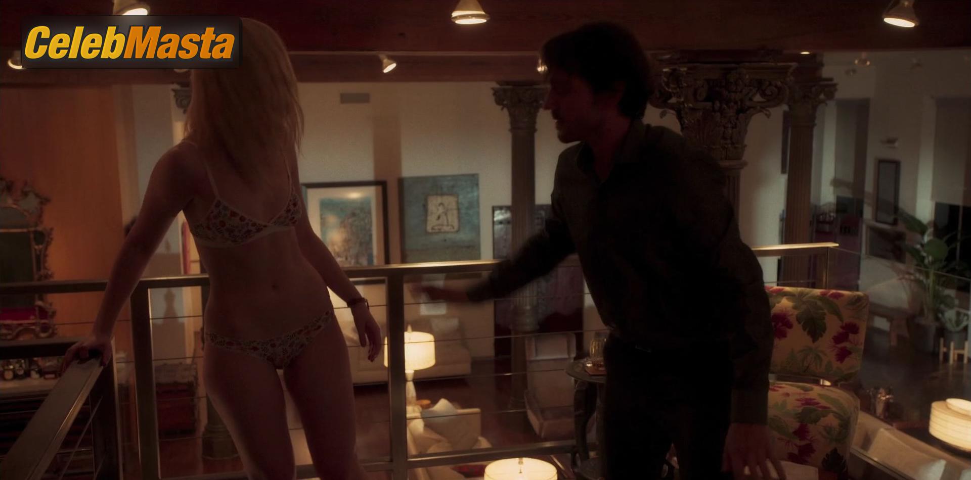 Elle Fanning Nude Photos from A Rainy Day In New York photo 4