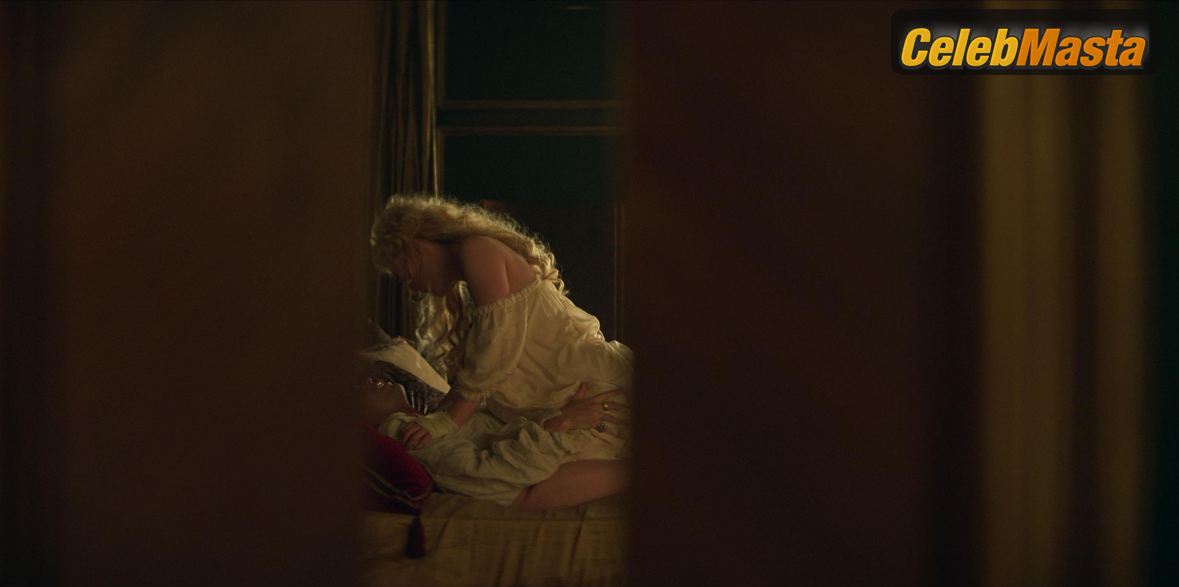 Elle Fanning Elle Fanning Topless Photo Set from The Great - Photo 5 of 39