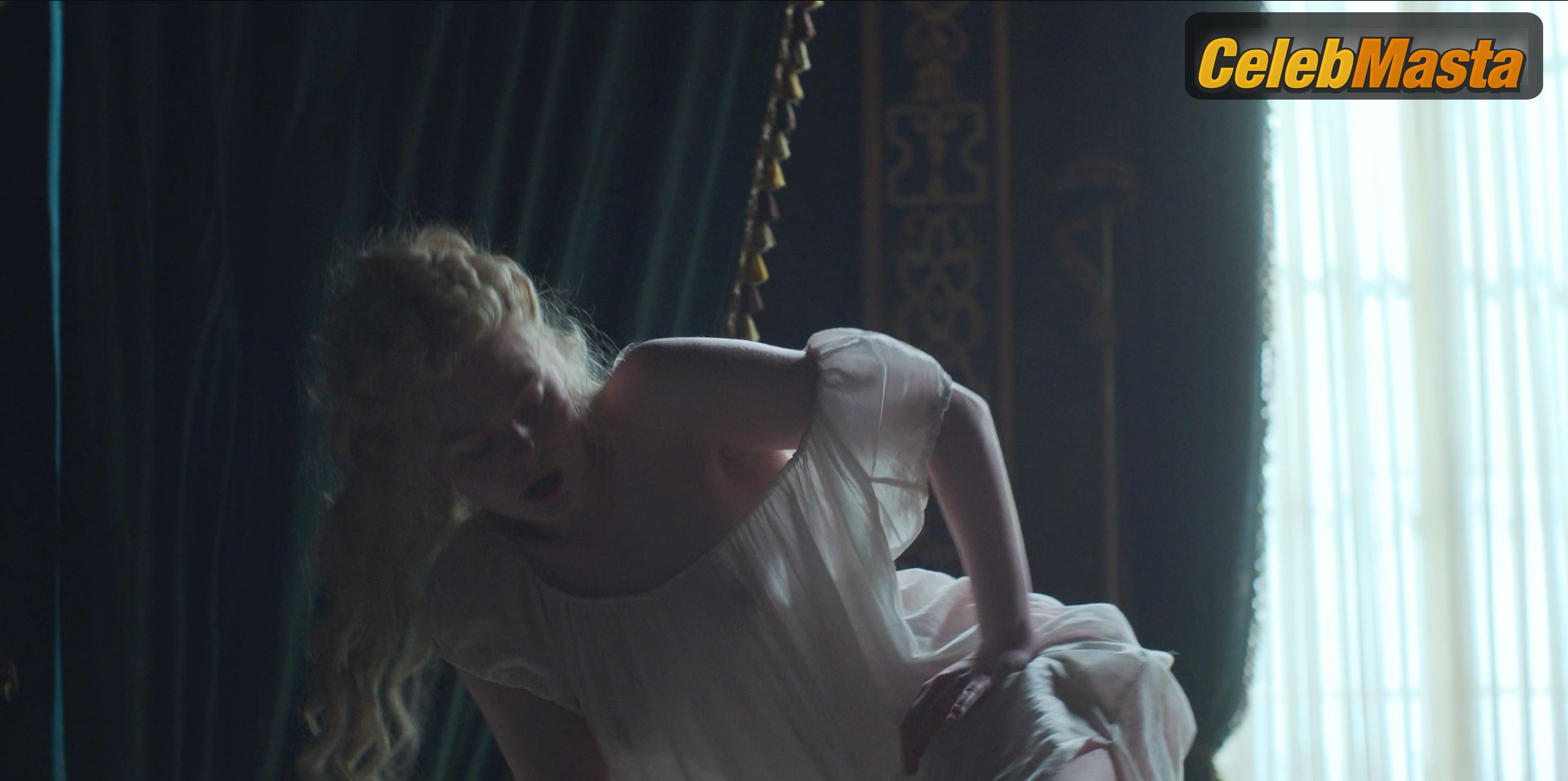 Elle Fanning Elle Fanning Topless Photo Set from The Great - Photo 13 of 39
