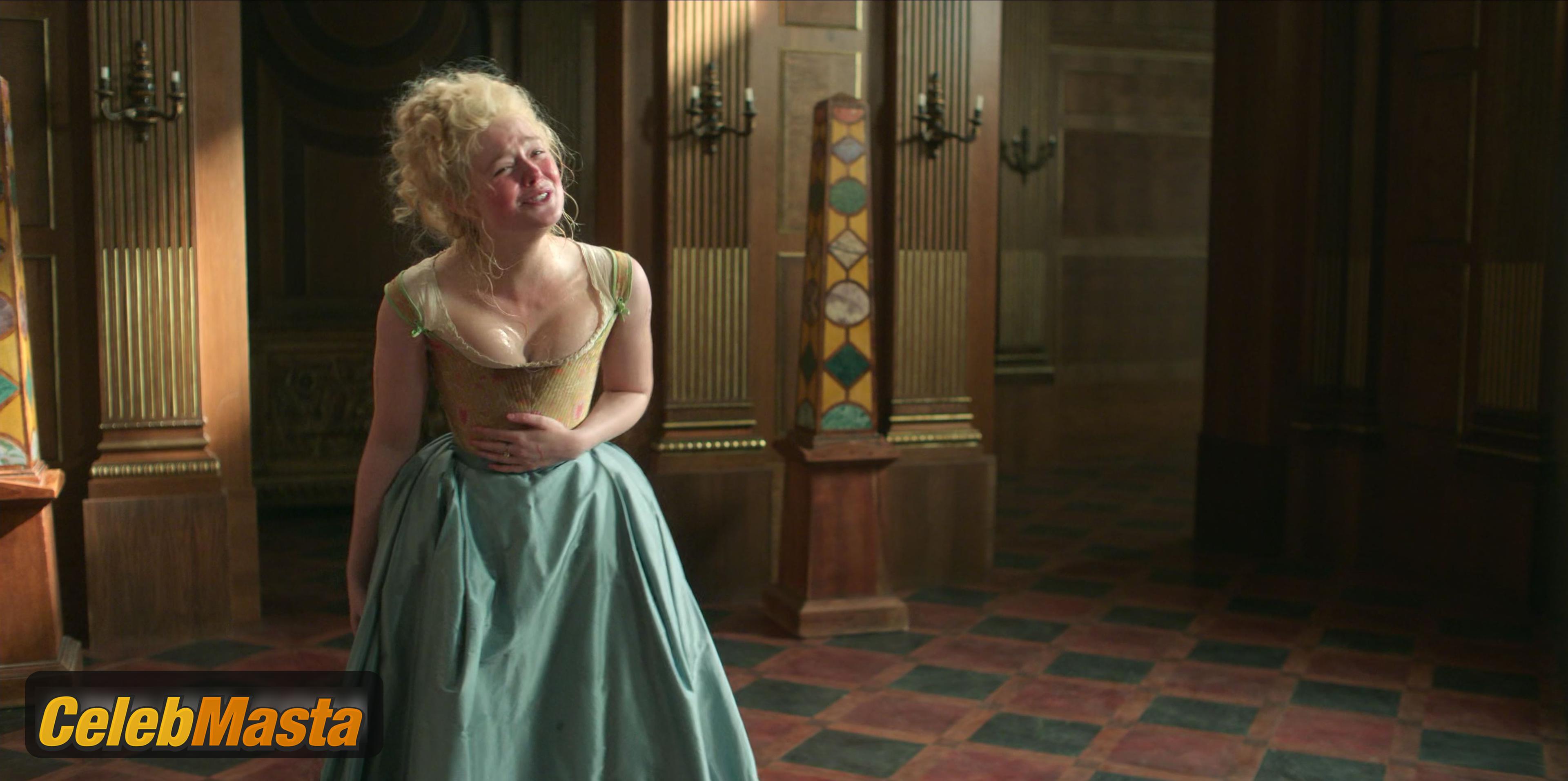 Elle Fanning Elle Fanning Topless Photo Set from The Great - Photo 15 of 39