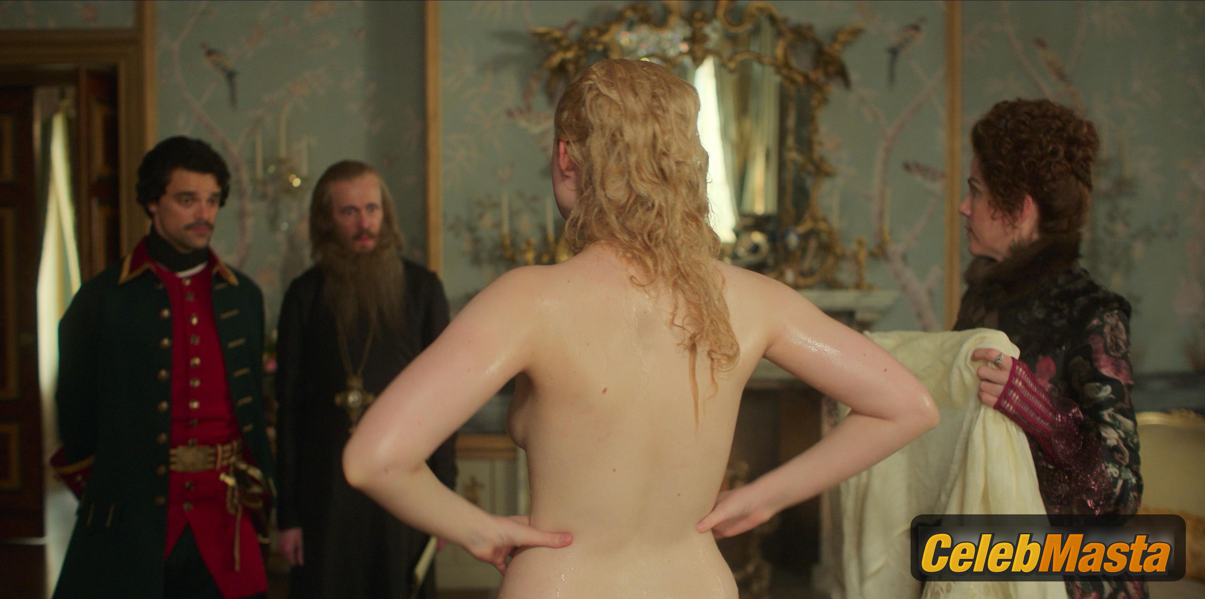 Elle Fanning Elle Fanning Topless Photo Set from The Great - Photo 18 of 39