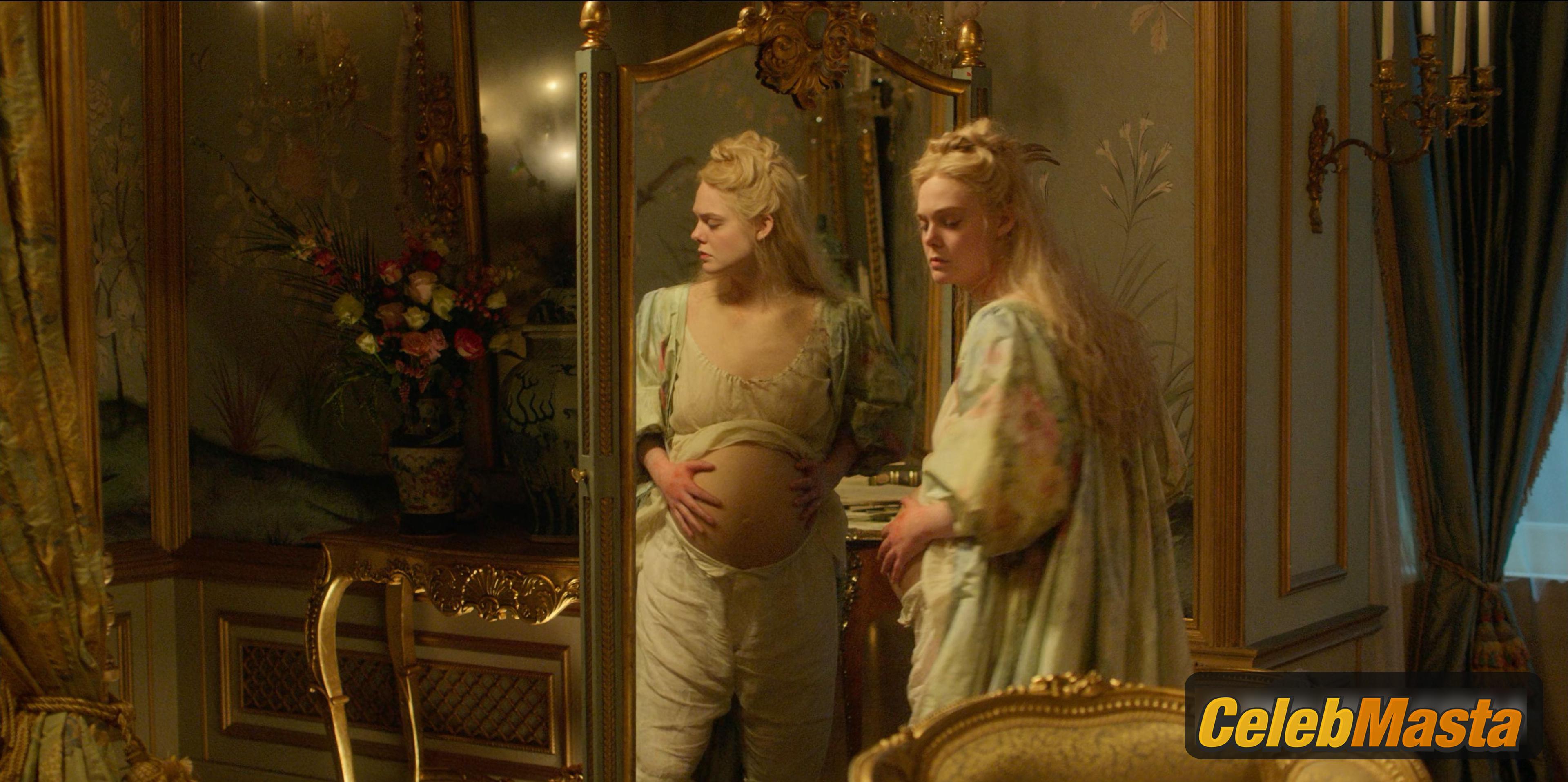 Elle Fanning Elle Fanning Topless Photo Set from The Great - Photo 27 of 39