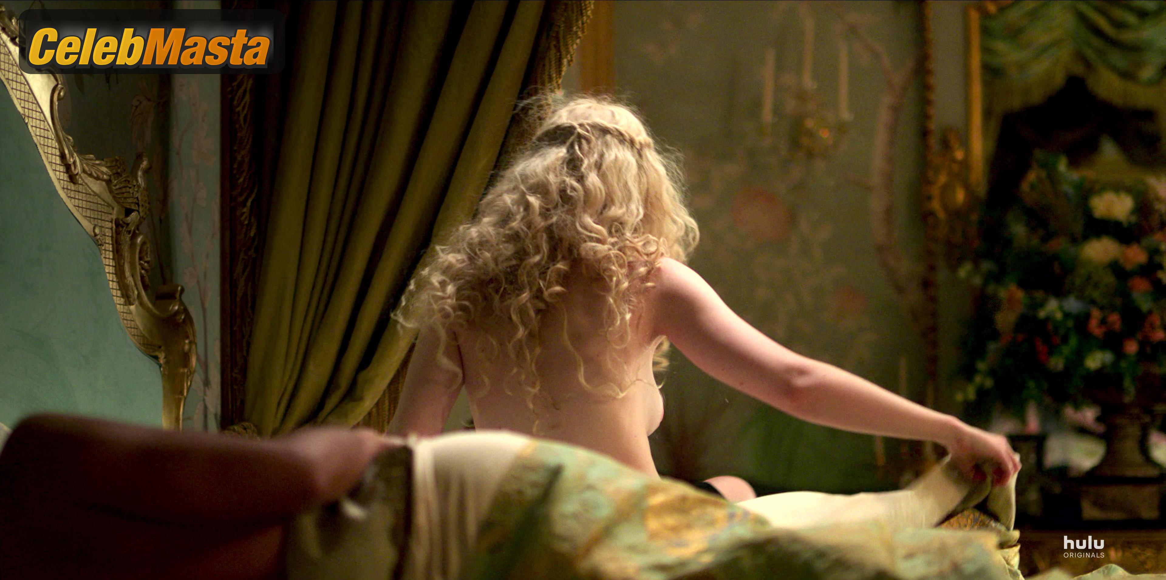 Elle Fanning Elle Fanning Topless Photo Set from The Great - Photo 36 of 39